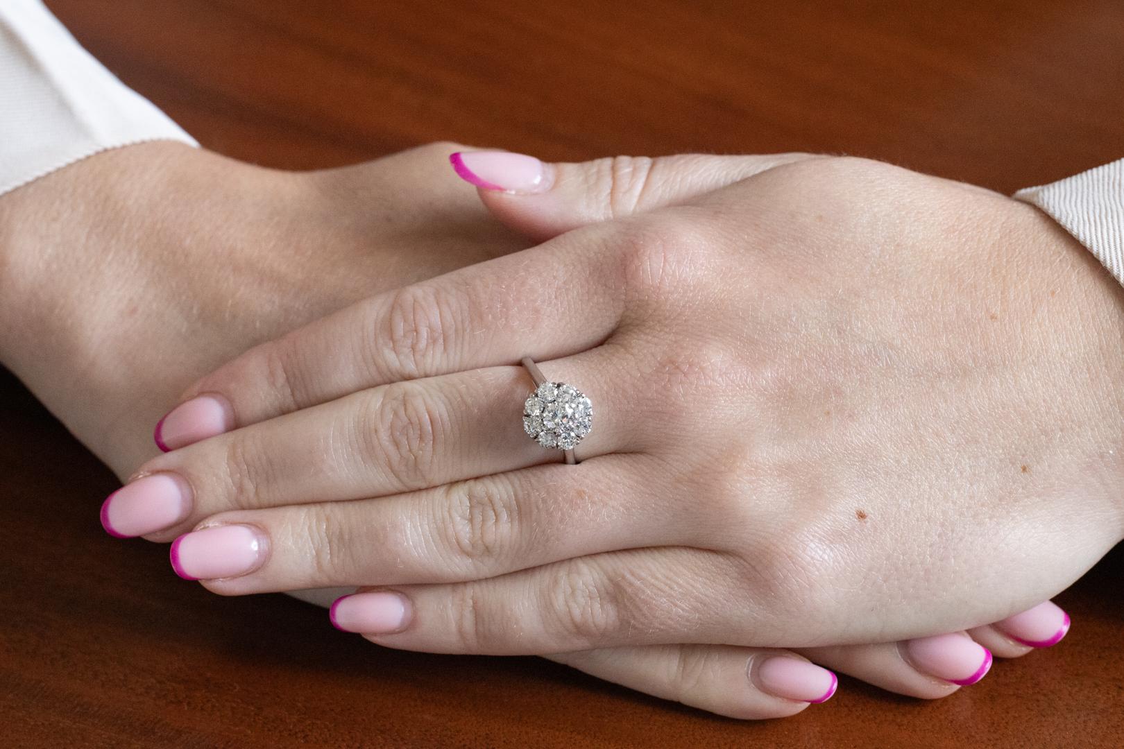 Klassischer Weißgoldring mit Diamanten 1,68ct Damen im Angebot