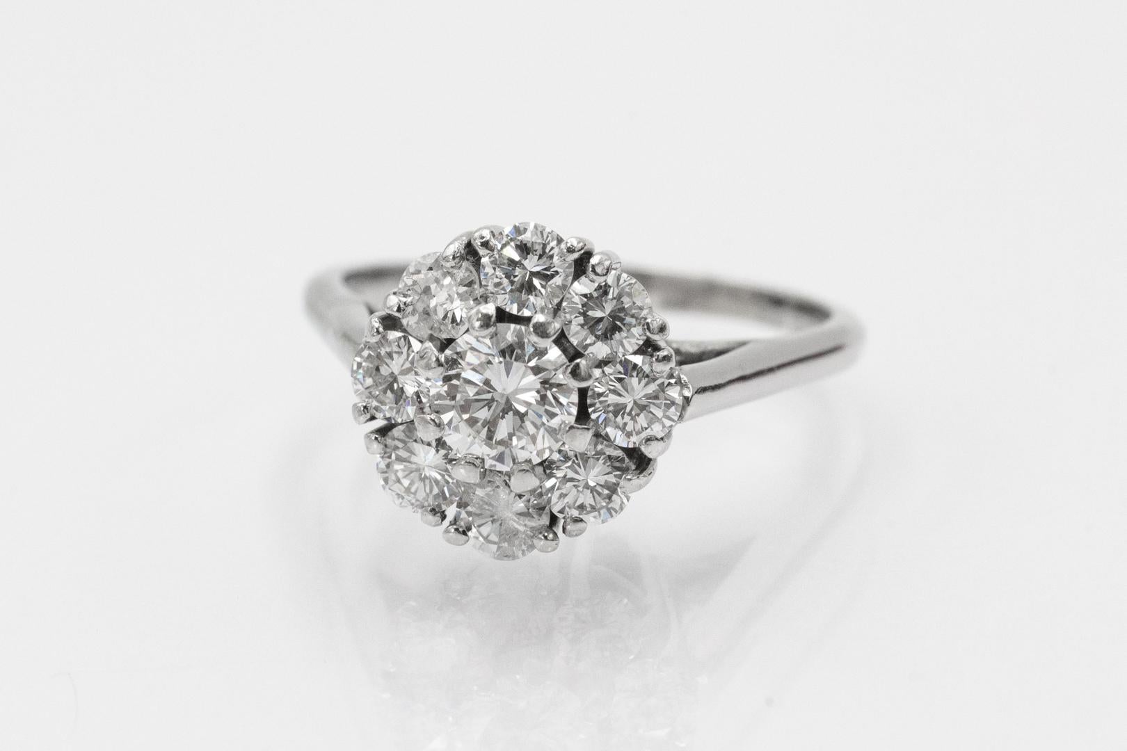 Klassischer Weißgoldring mit Diamanten 1,68ct im Angebot 1