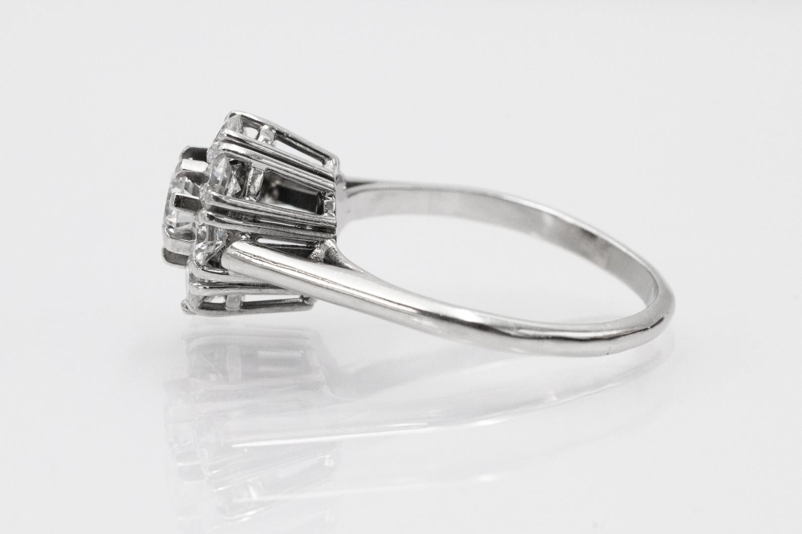 Klassischer Weißgoldring mit Diamanten 1,68ct im Angebot 2