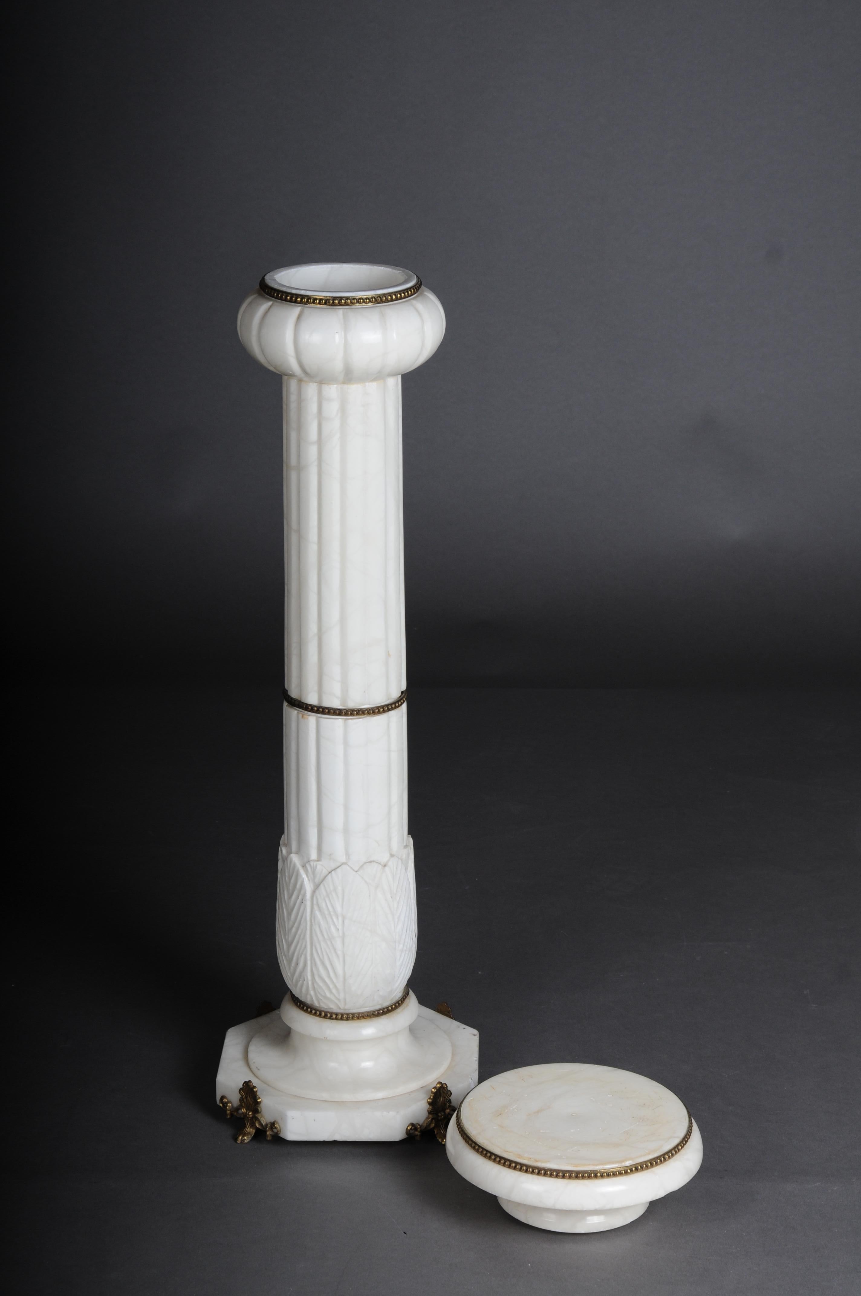 Classic White Marble Column, 20th Century For Sale 7