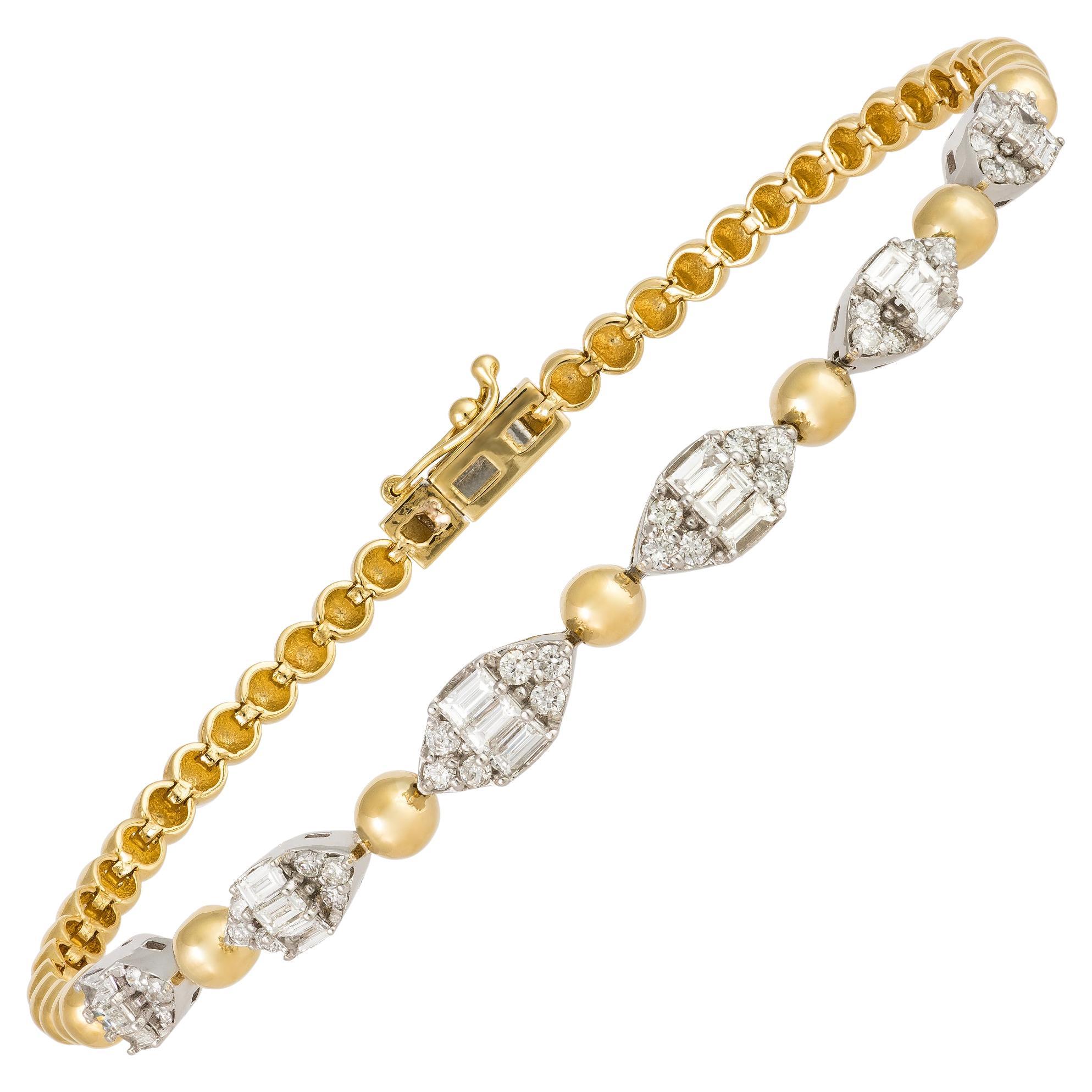 Classic White Yellow Gold 18K Bracelet Diamond for Her For Sale