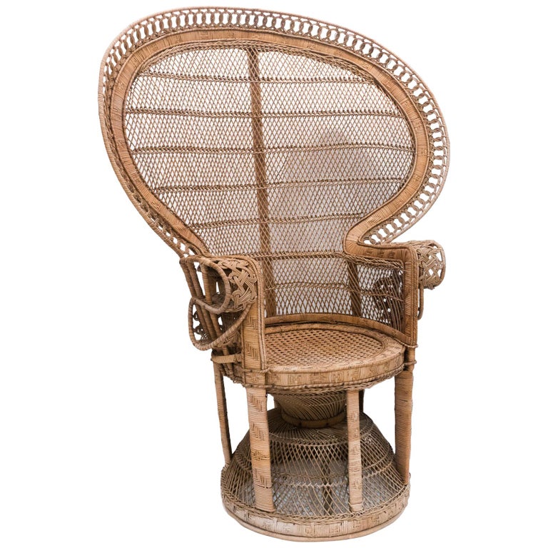 Classic Wicker Emanuelle Peacock Chair, 1970 at 1stDibs