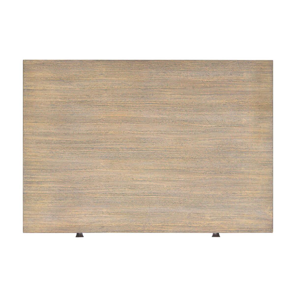 Rustique Table d'appoint large classique grise rustique en vente