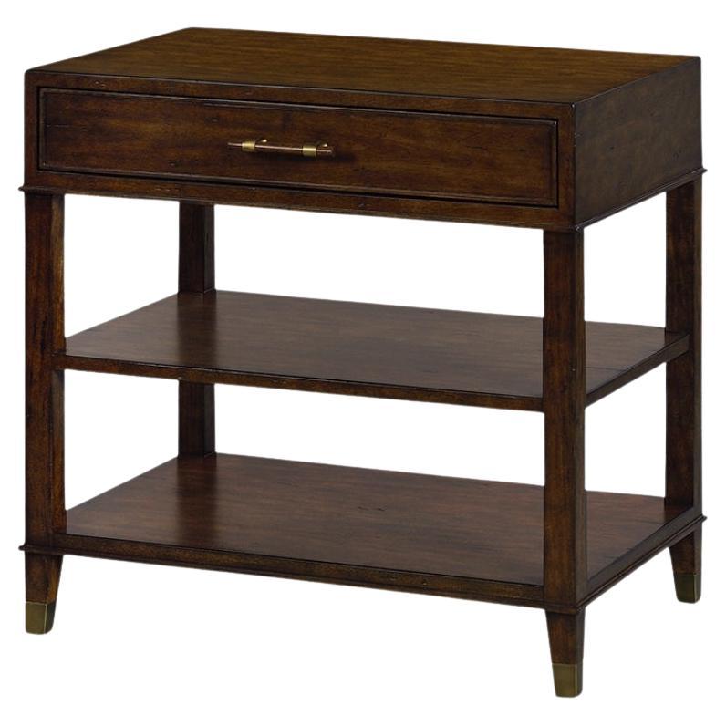 Classic Wood Beistelltisch im Angebot