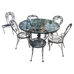 Ensemble table et 5 chaises d'extérieur Classic Woodard