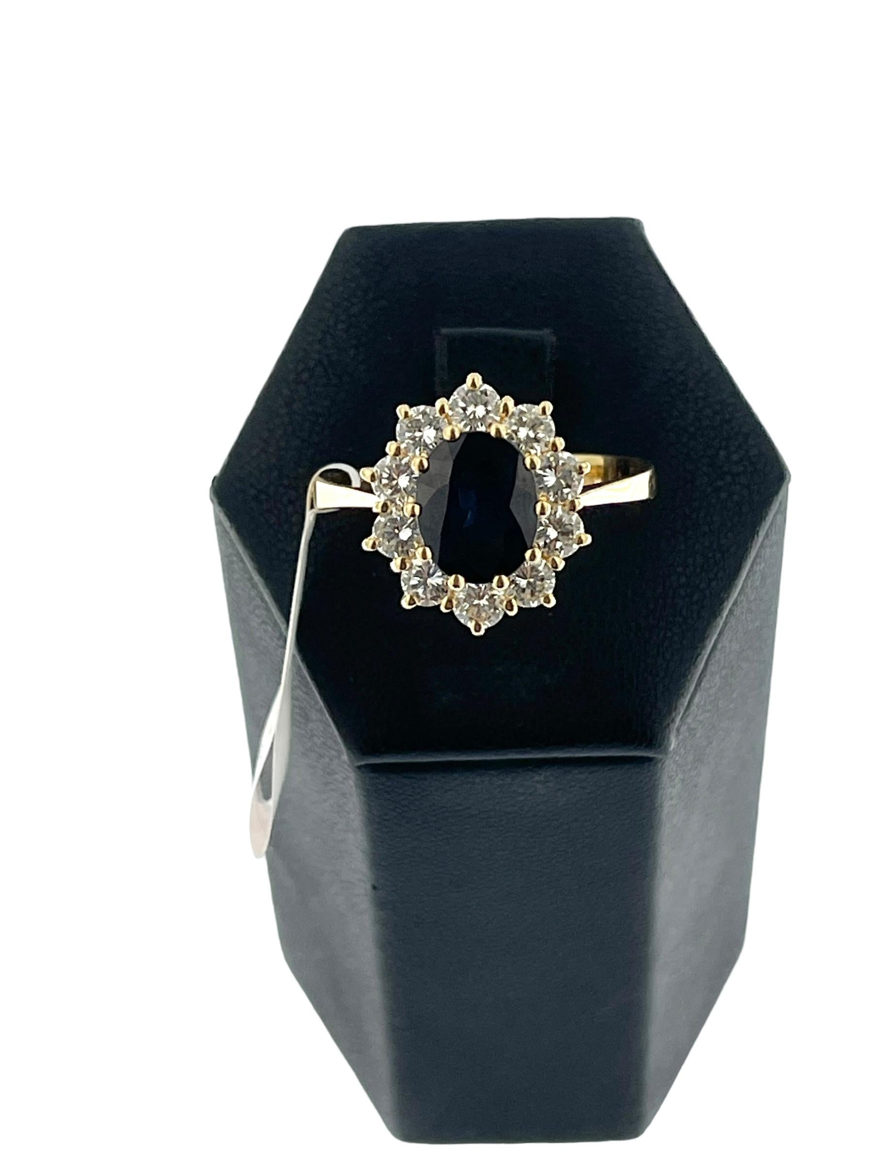 Bague cocktail classique en or jaune avec saphir et diamants IGI Certified Unisexe en vente