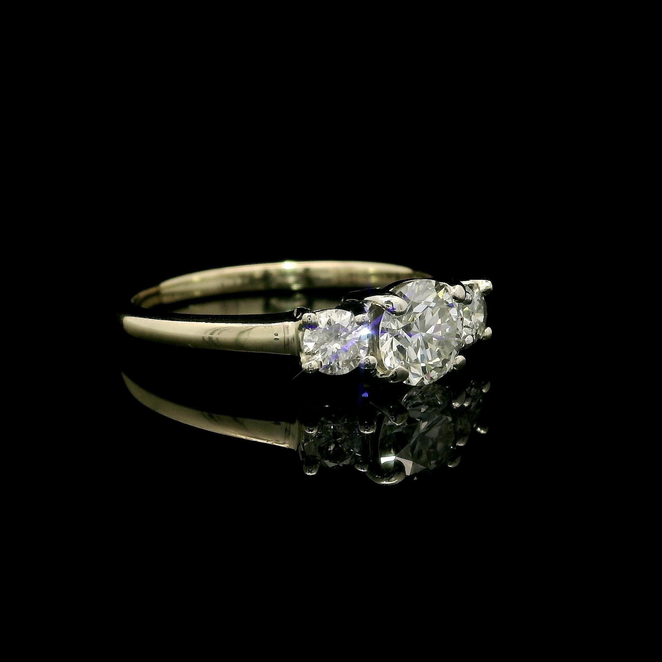 -A. Stone: -
(1) Diamanti Nature autentici - taglio rotondo brillante - incastonati - colore H - purezza VS1 - 5,55mm - 0,66ctw (circa)
(2) Diamanti naturali autentici - Taglio rotondo Brilliante - Incastonati - Colore H. I+I - Purezza I1 - 3,37 mm