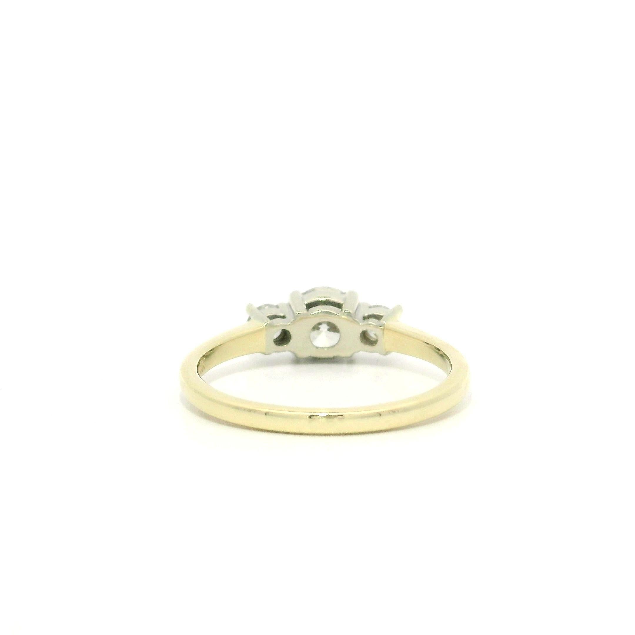 Anello promessa di fidanzamento classico in oro giallo e bianco con 3 pietre e diamanti da 0,96 carati in vendita 3