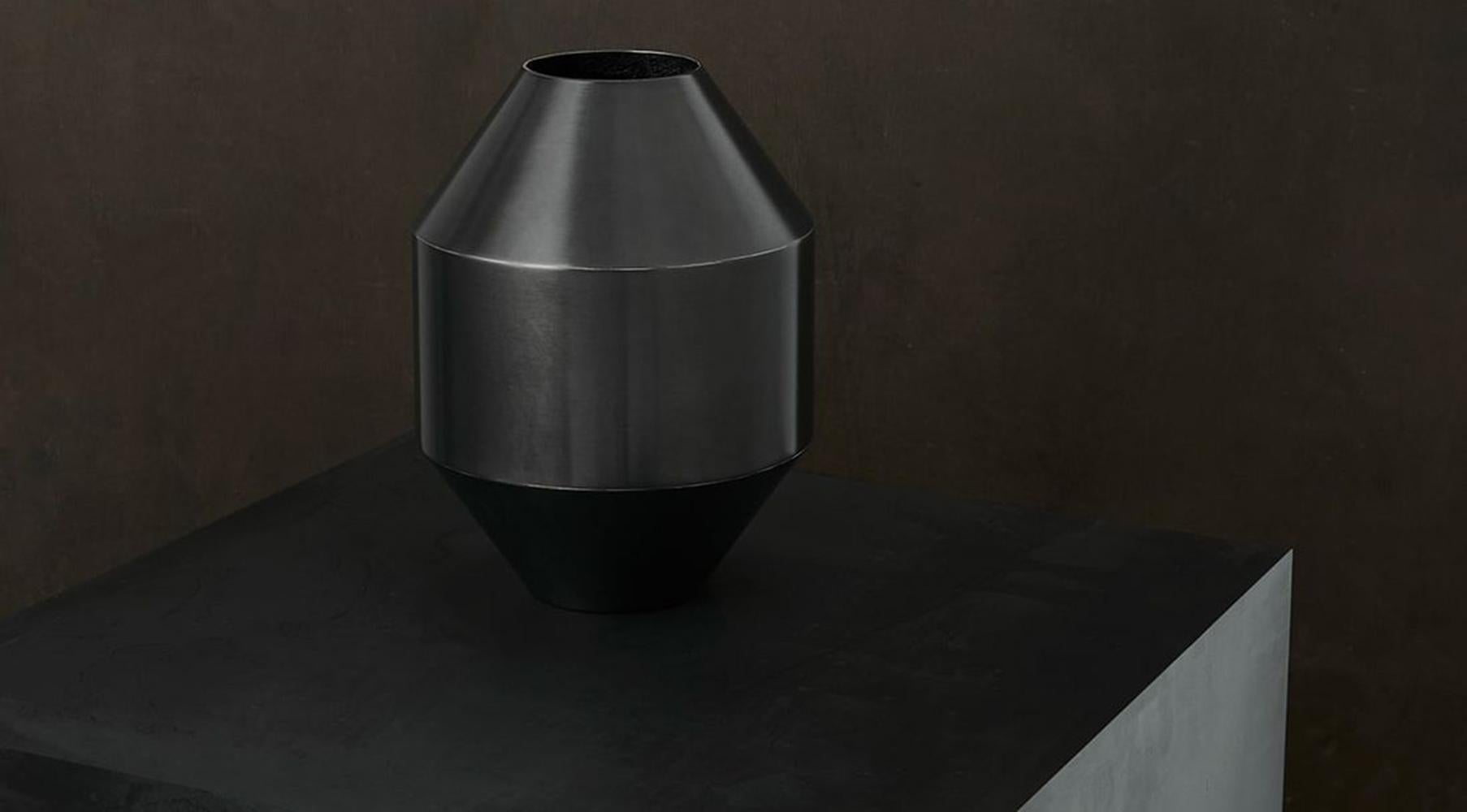 Portuguese  Hydro Vase H30 Black-oxide brass by Sofie Østerby for Fredericia For Sale