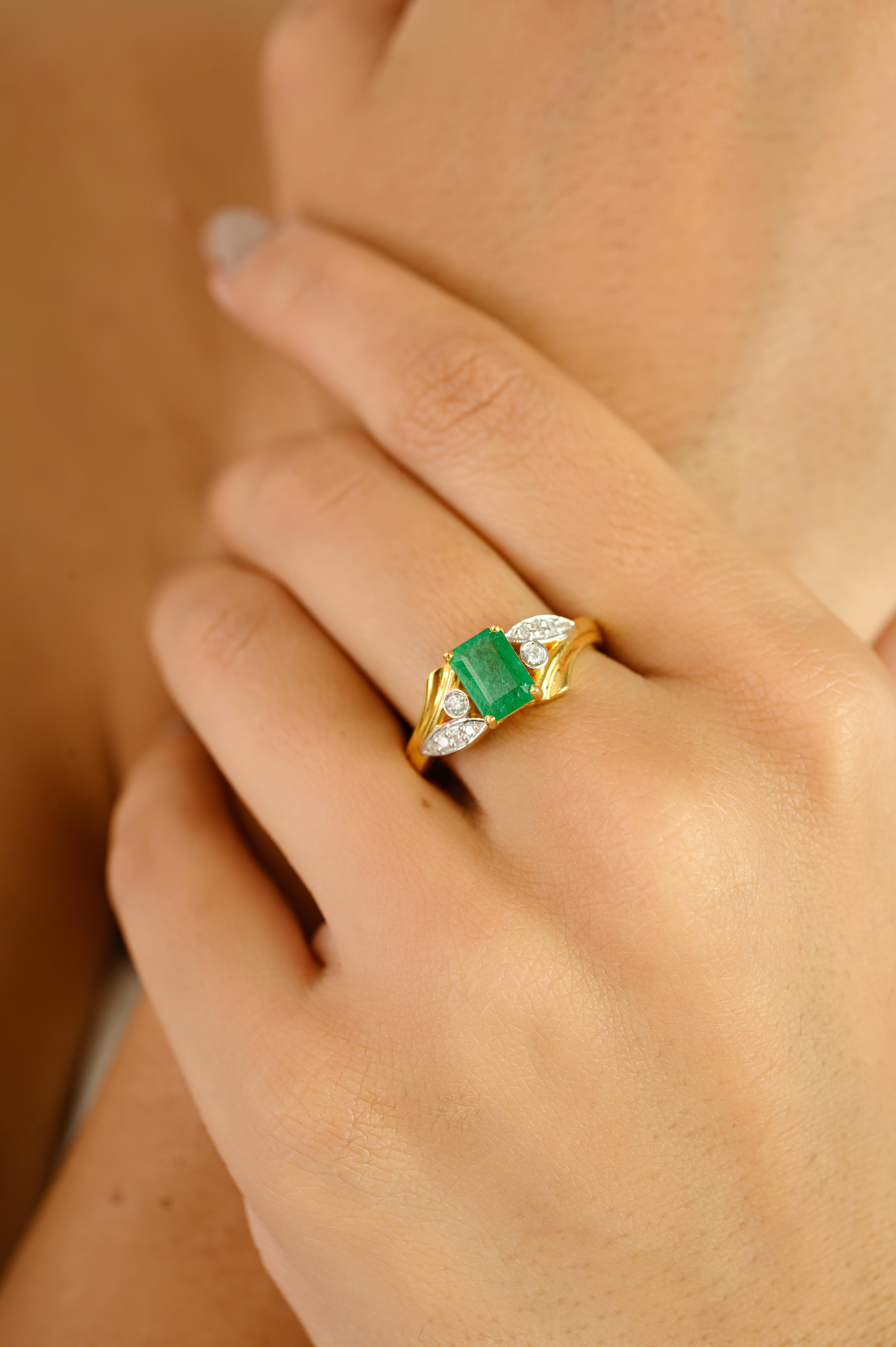 Im Angebot: Classic Zambian Emerald & Diamond Wedding Ring in 18k Solid Yellow Gold For Her () 6