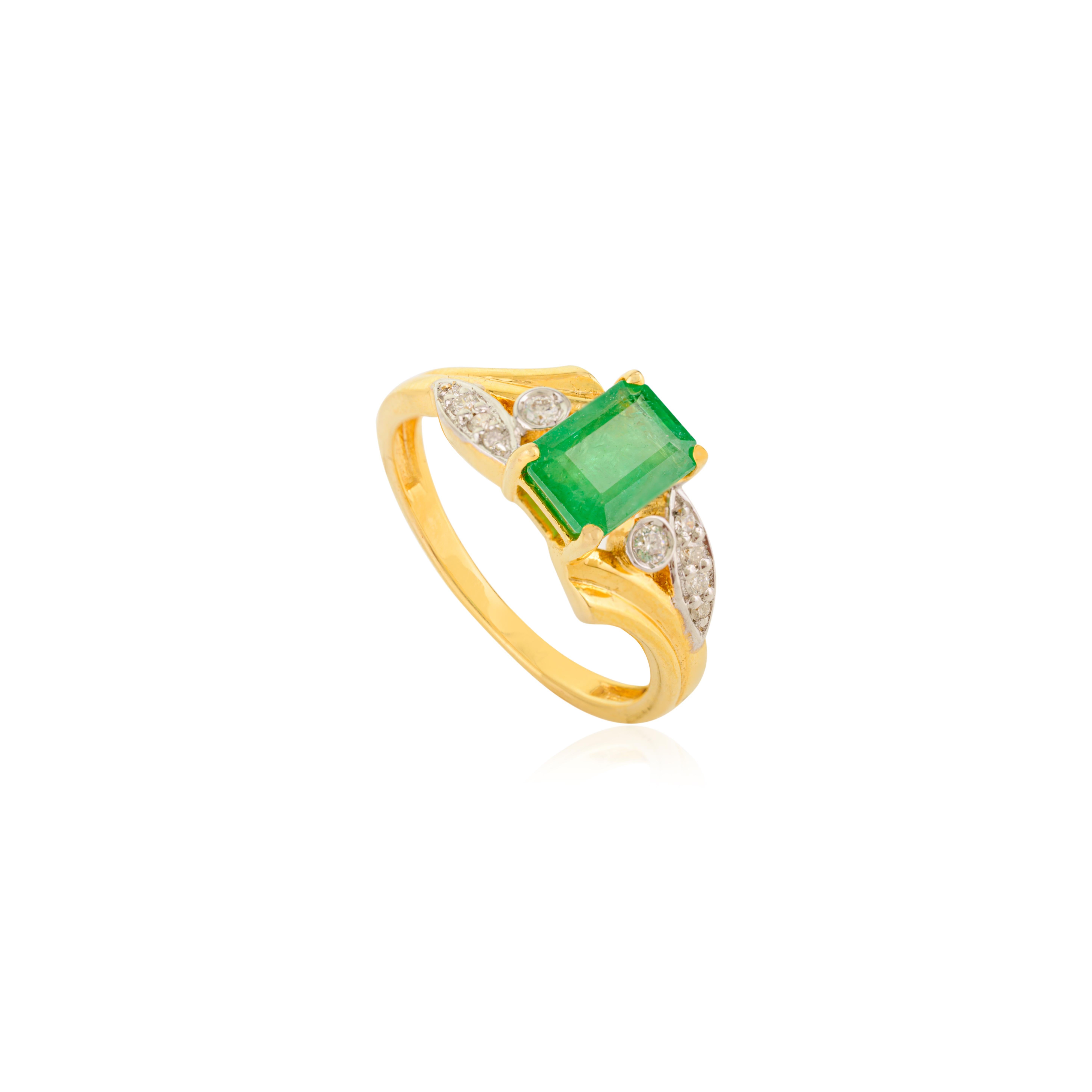 Im Angebot: Classic Zambian Emerald & Diamond Wedding Ring in 18k Solid Yellow Gold For Her () 9