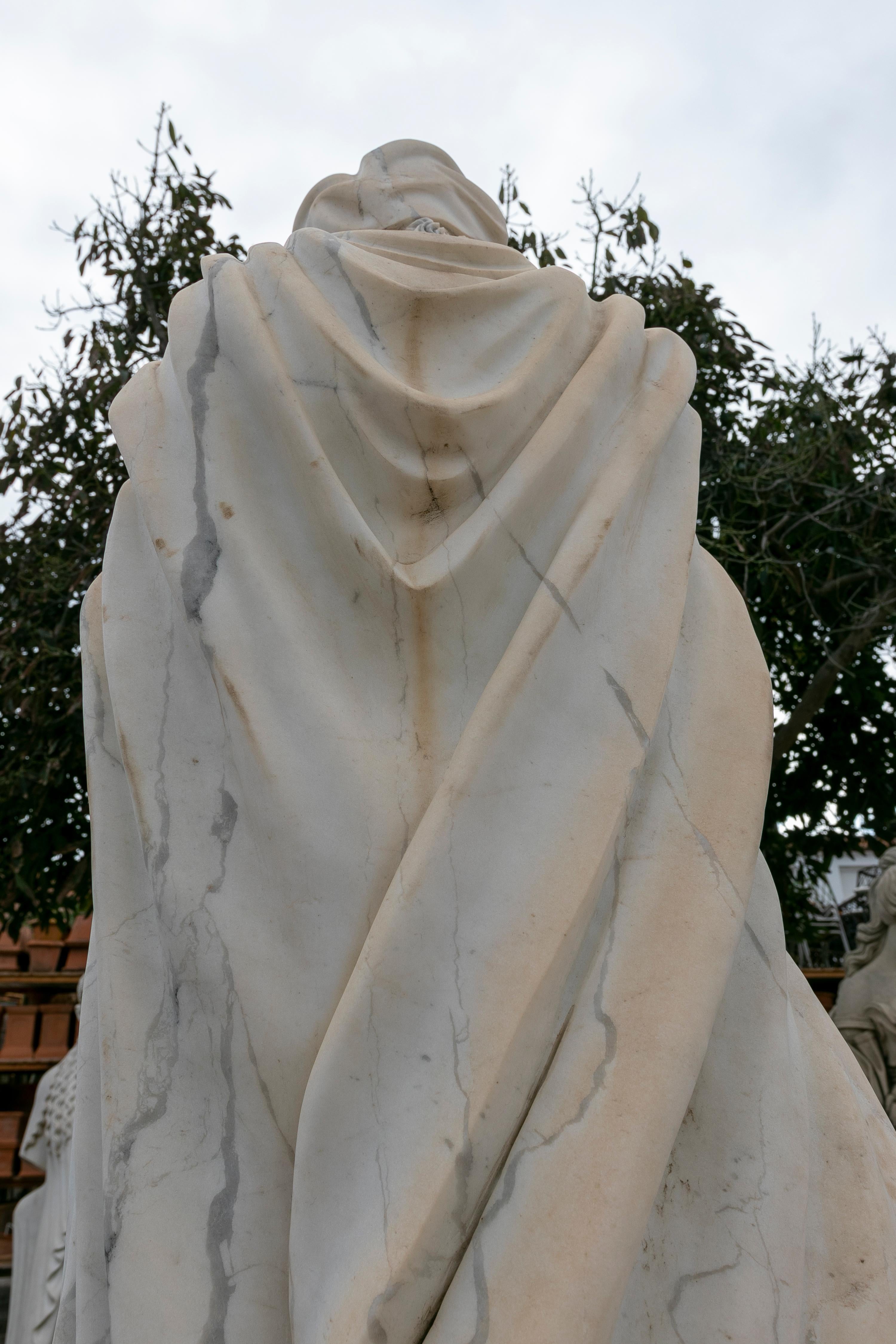 Sculpture classique espagnole d'homme en marbre blanc de Carrare, sculptée à la main, années 1990 en vente 4
