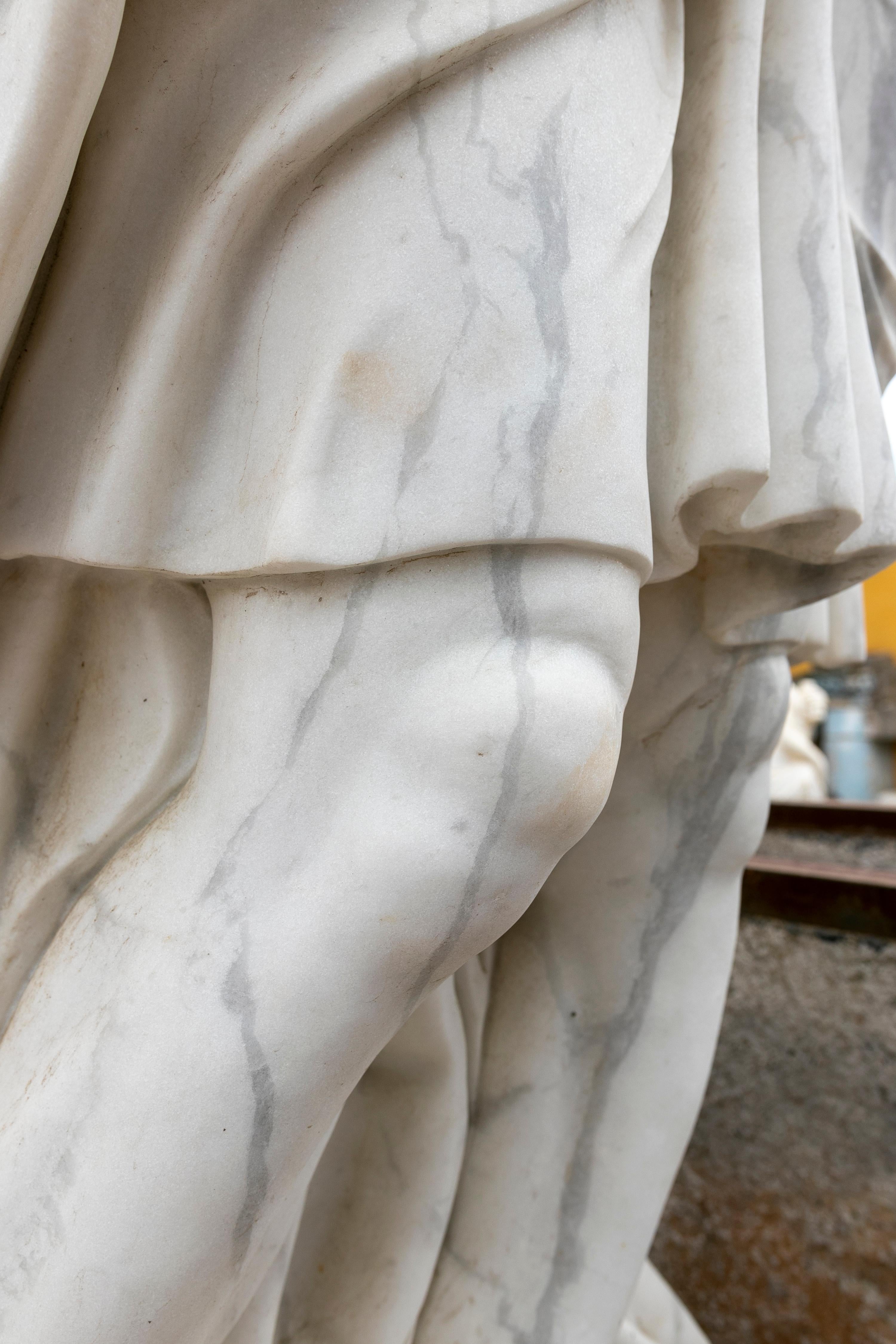 Sculpture classique espagnole d'homme en marbre blanc de Carrare, sculptée à la main, années 1990 en vente 8