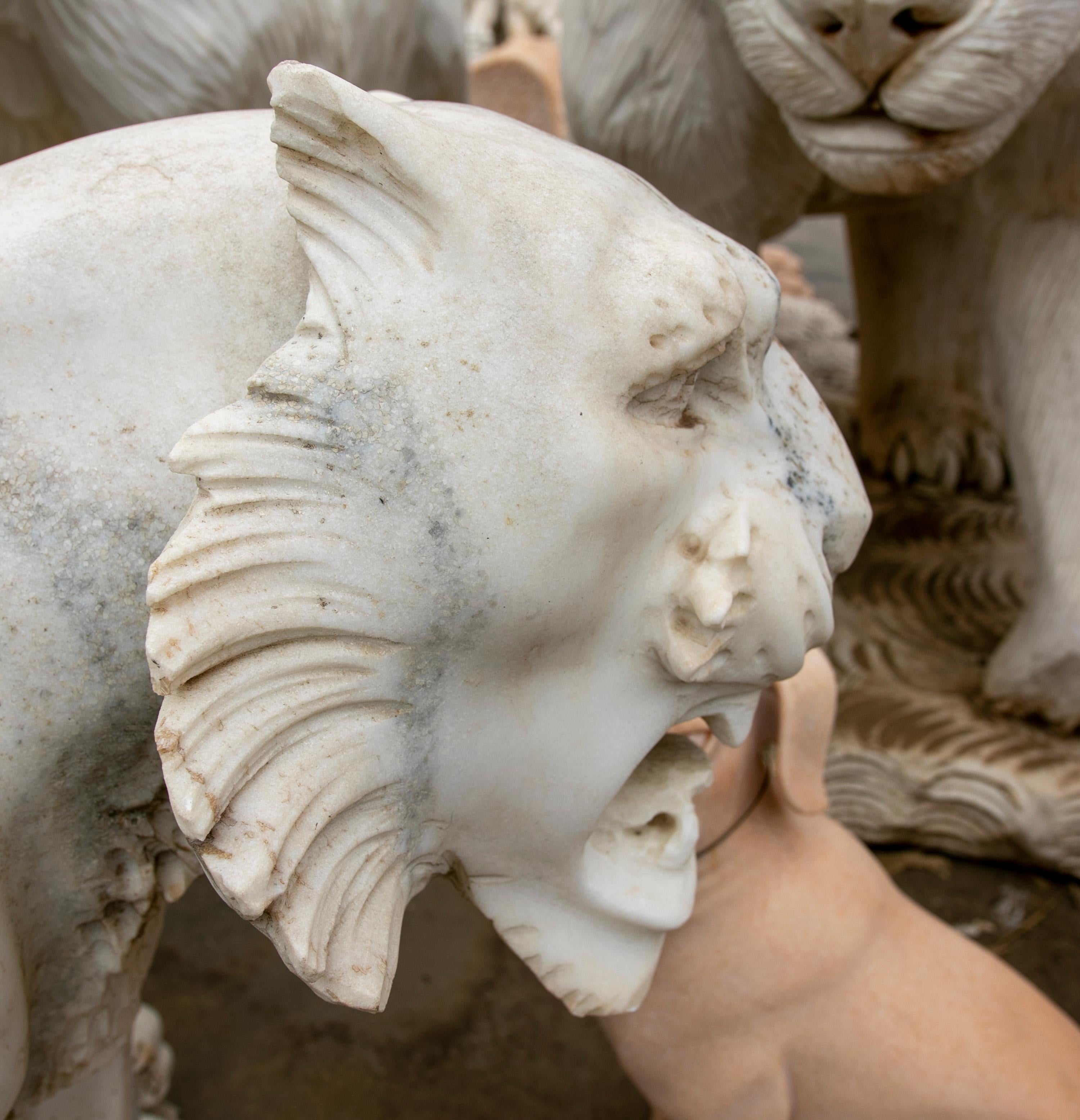 Classical 1990s Spanish Hand Carved Macael White Marble Sculpture of Two Tigers For Sale 8