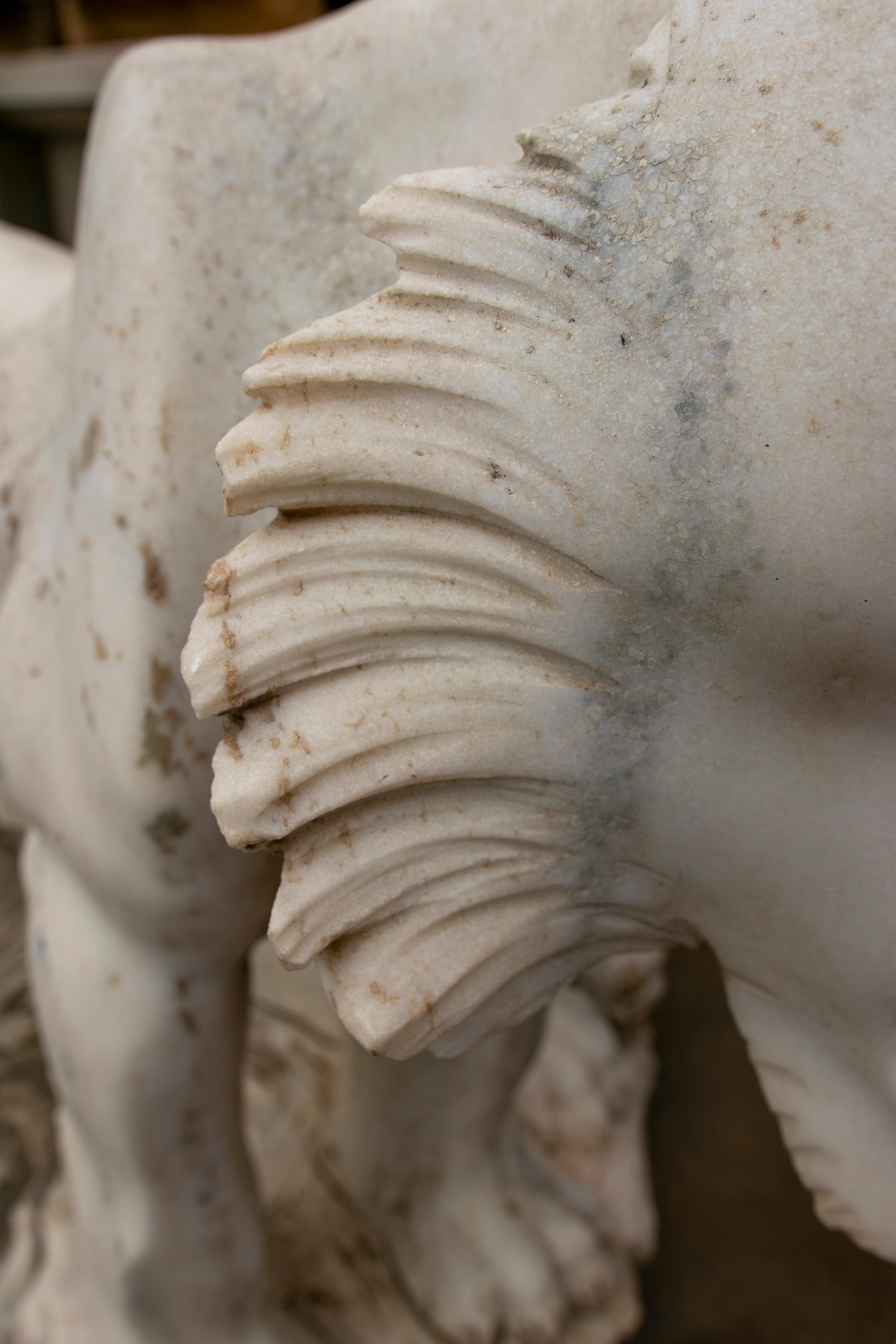 Scultura classica in marmo bianco Macael intagliata a mano degli anni '90 in Spagna con due tigri in vendita 10