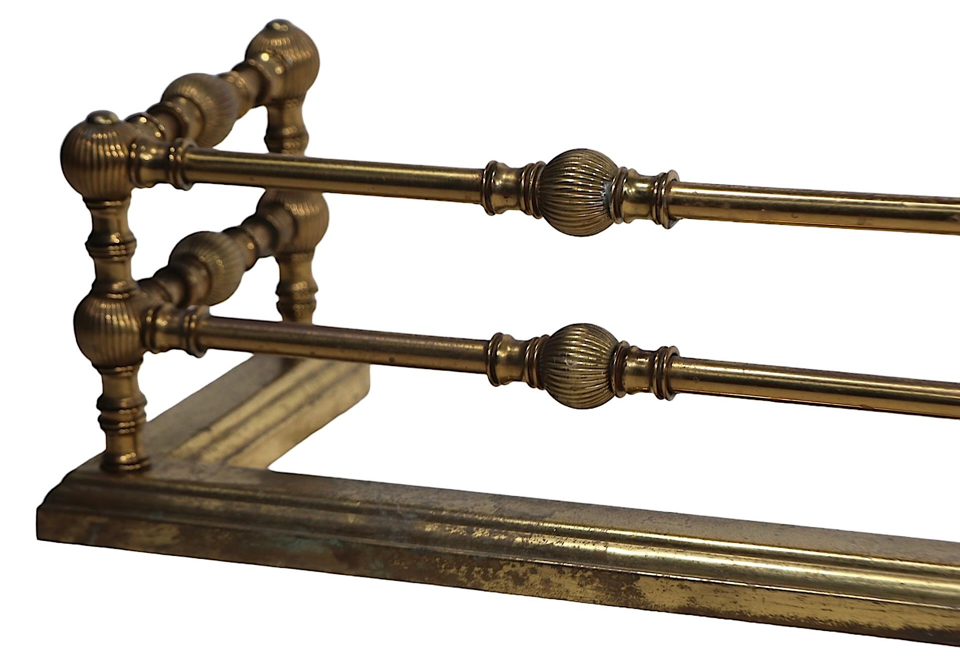 Classical 19th C.  Brass Fireplace Fender  In Good Condition For Sale In New York, NY