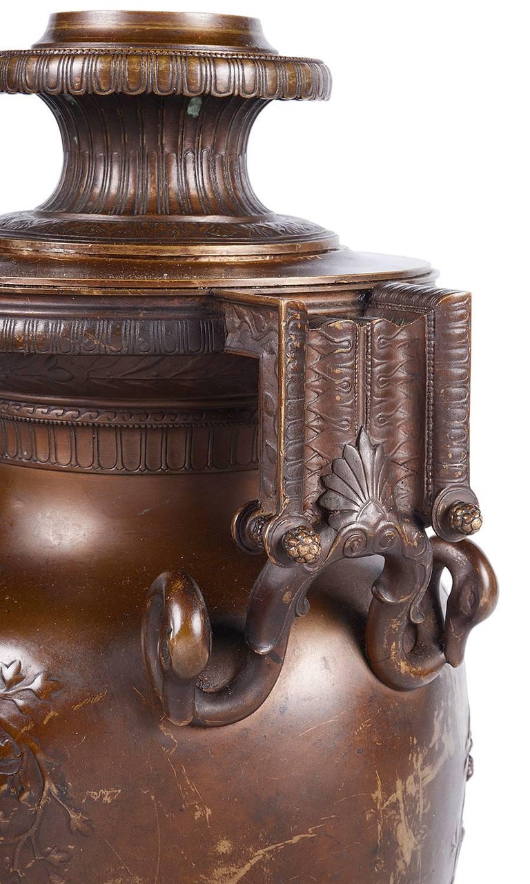 French Classical 19th Century Bronze Lamp For Sale