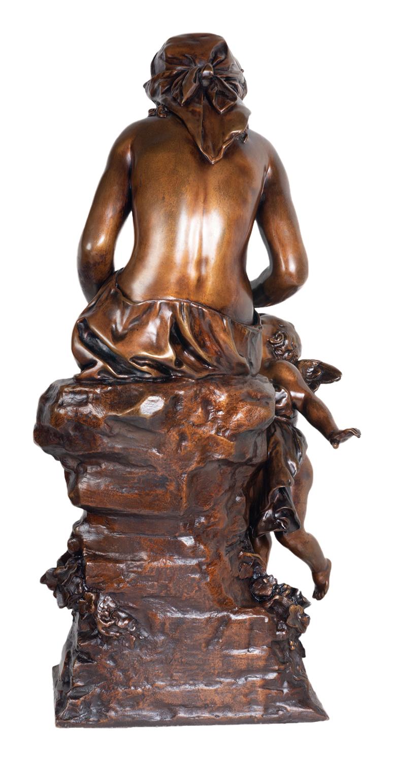 Patinato Bronzo classico del XIX secolo raffigurante una madre & un bambino in vendita