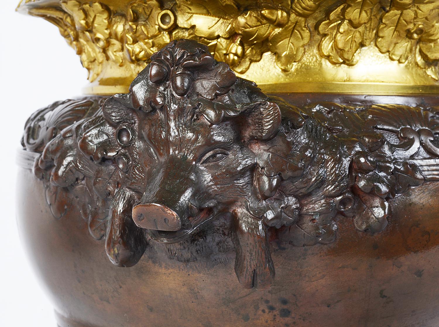 Classical 19th Century Italian Bronze Urn For Sale 1