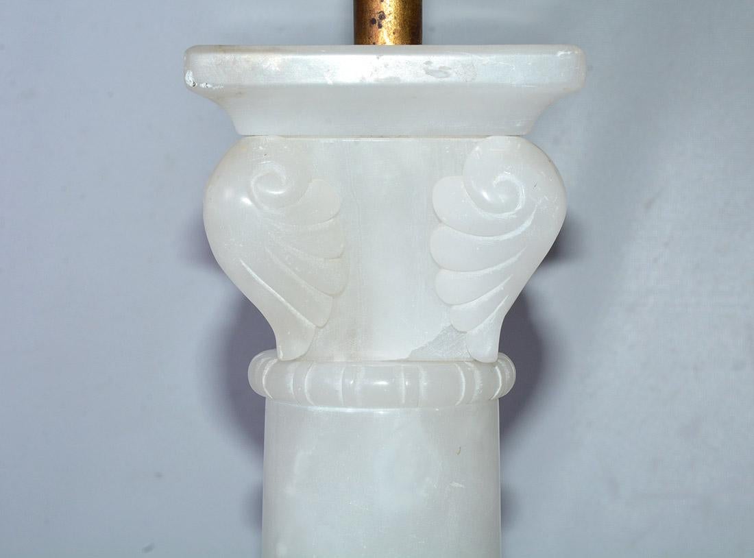 Classical Roman Classical Alabaster Column Lamp For Sale