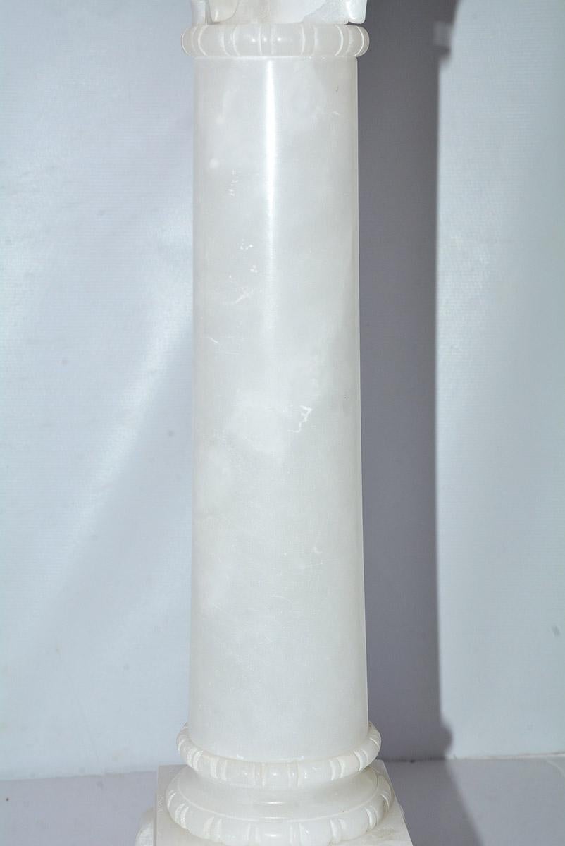 Alabaster-Säulenlampe im klassischen Stil im Angebot 1
