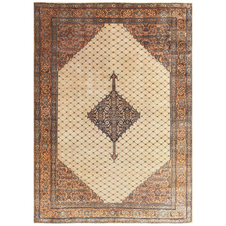 Classical Antique Persian Bibikabad Rug. Size: 9 ft. 5 in x 13 ft For Sale