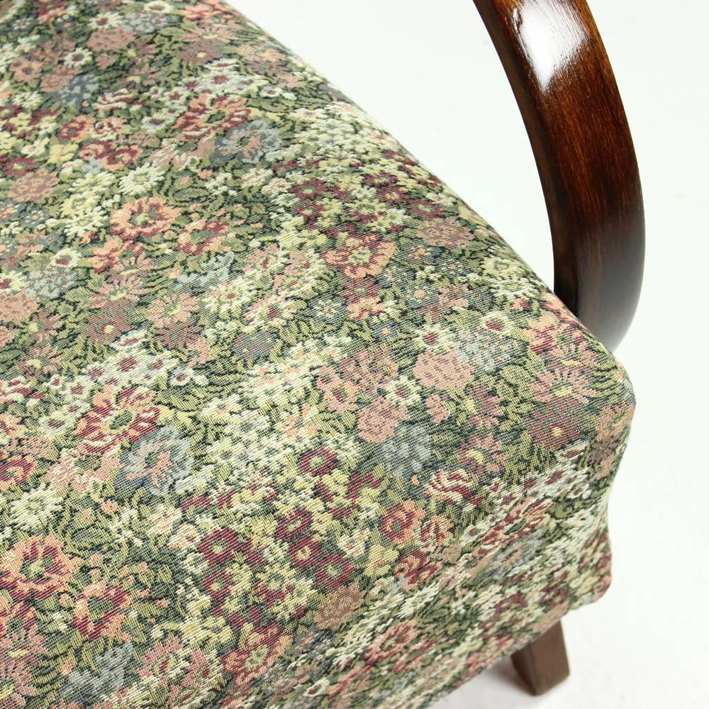 Classical Armchair by Jindrich Halabala in Original Floral Fabric, Czechia 1950s For Sale 1