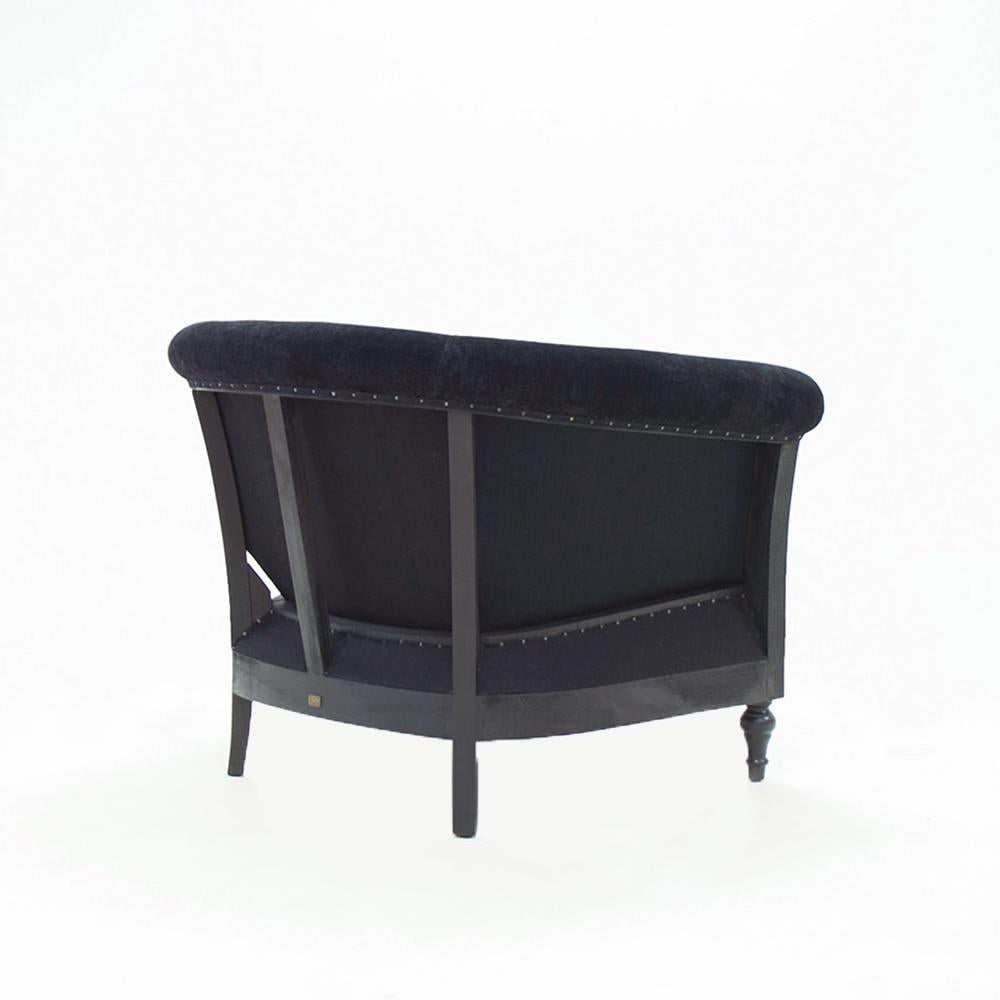 Spagnolo Poltrona classica con tessuto in velluto nero in vendita