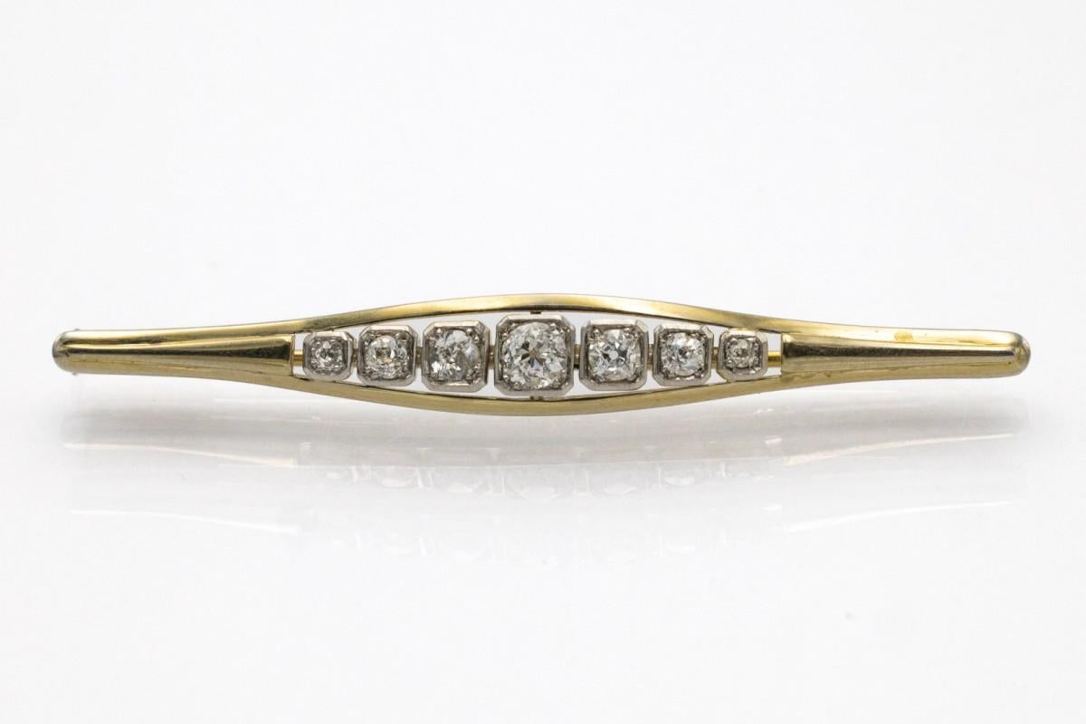 Old European Cut Classical bar gold brooch with Old-European 0.80ct brilliant-cut diamonds, 1940s For Sale