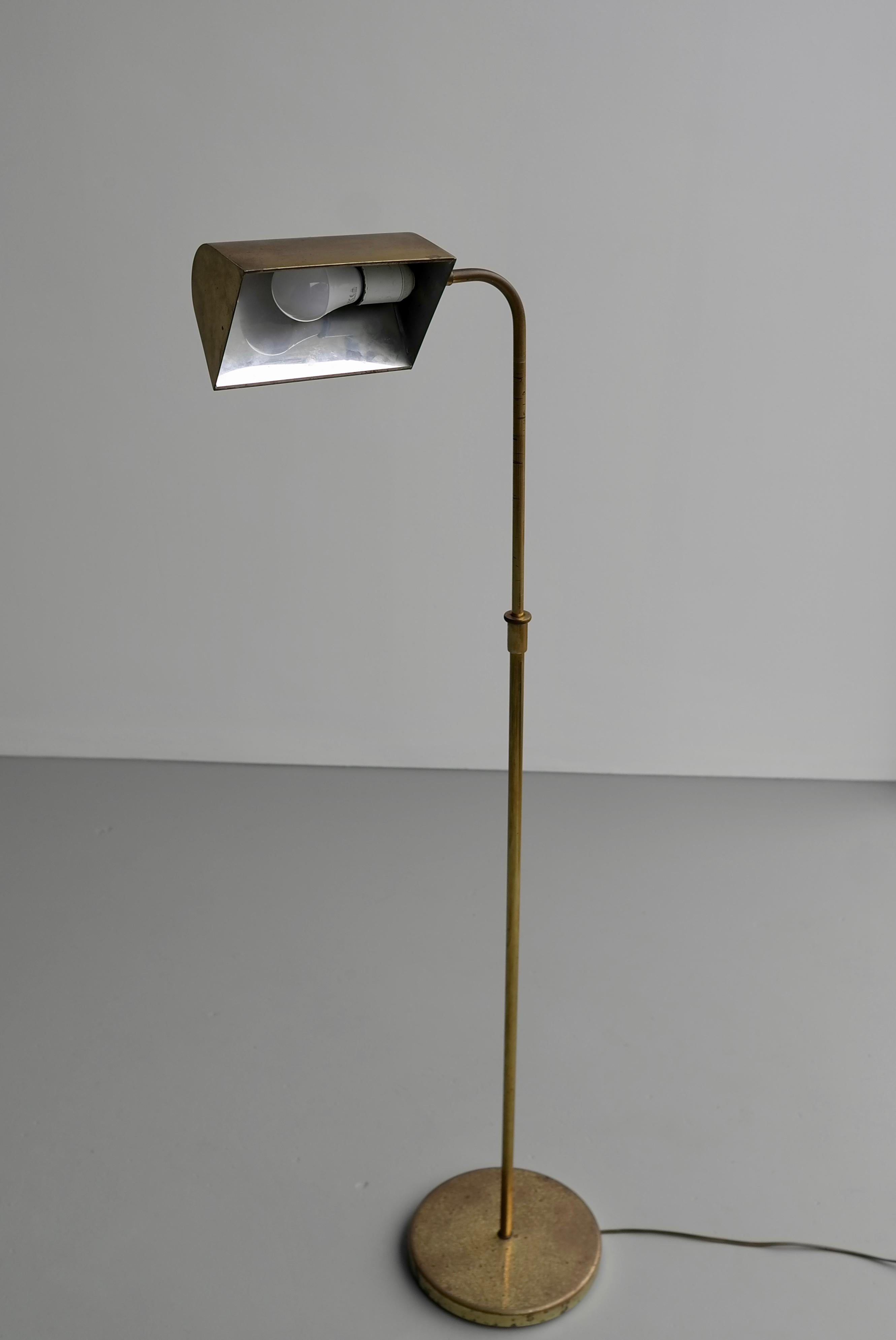 Mid-Century Modern Classical Brass Adjustable Library Reading Floor Lamp, 1960s