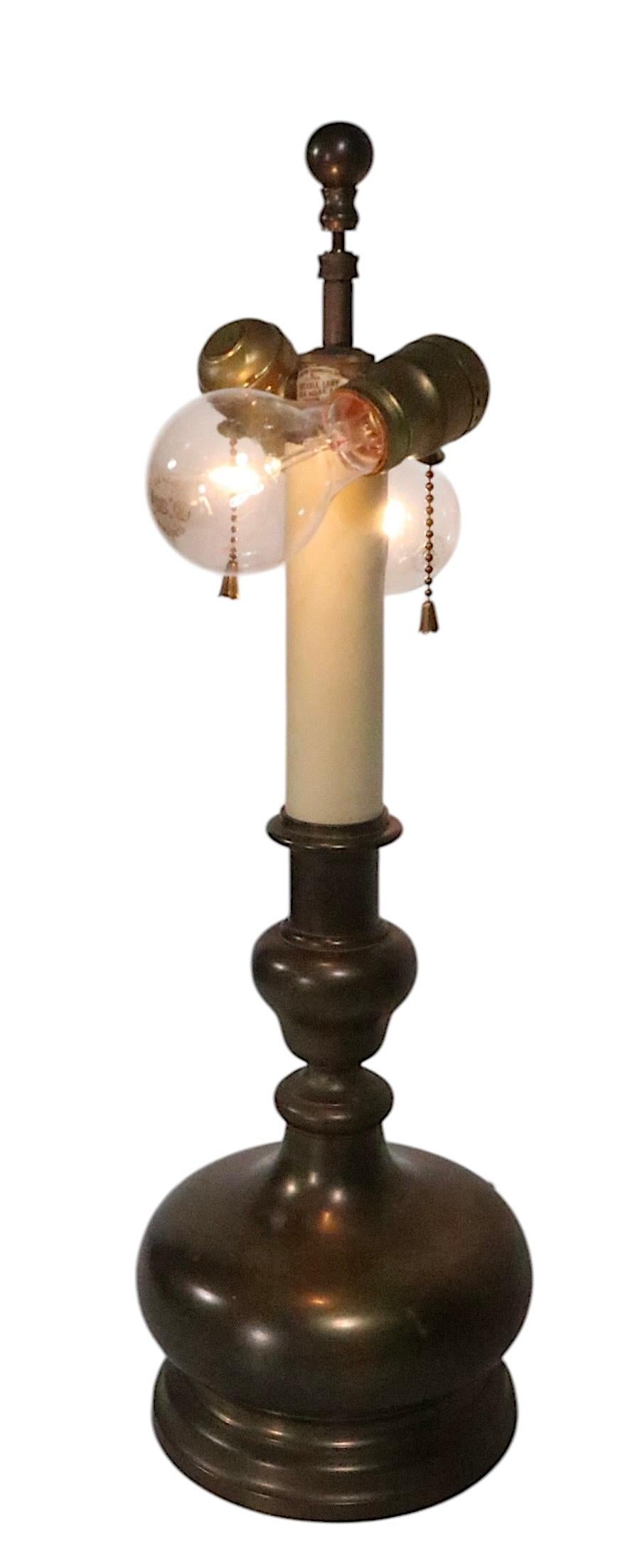 Classical Brass Table Lamp by Chapman c. 1970's In Good Condition For Sale In New York, NY