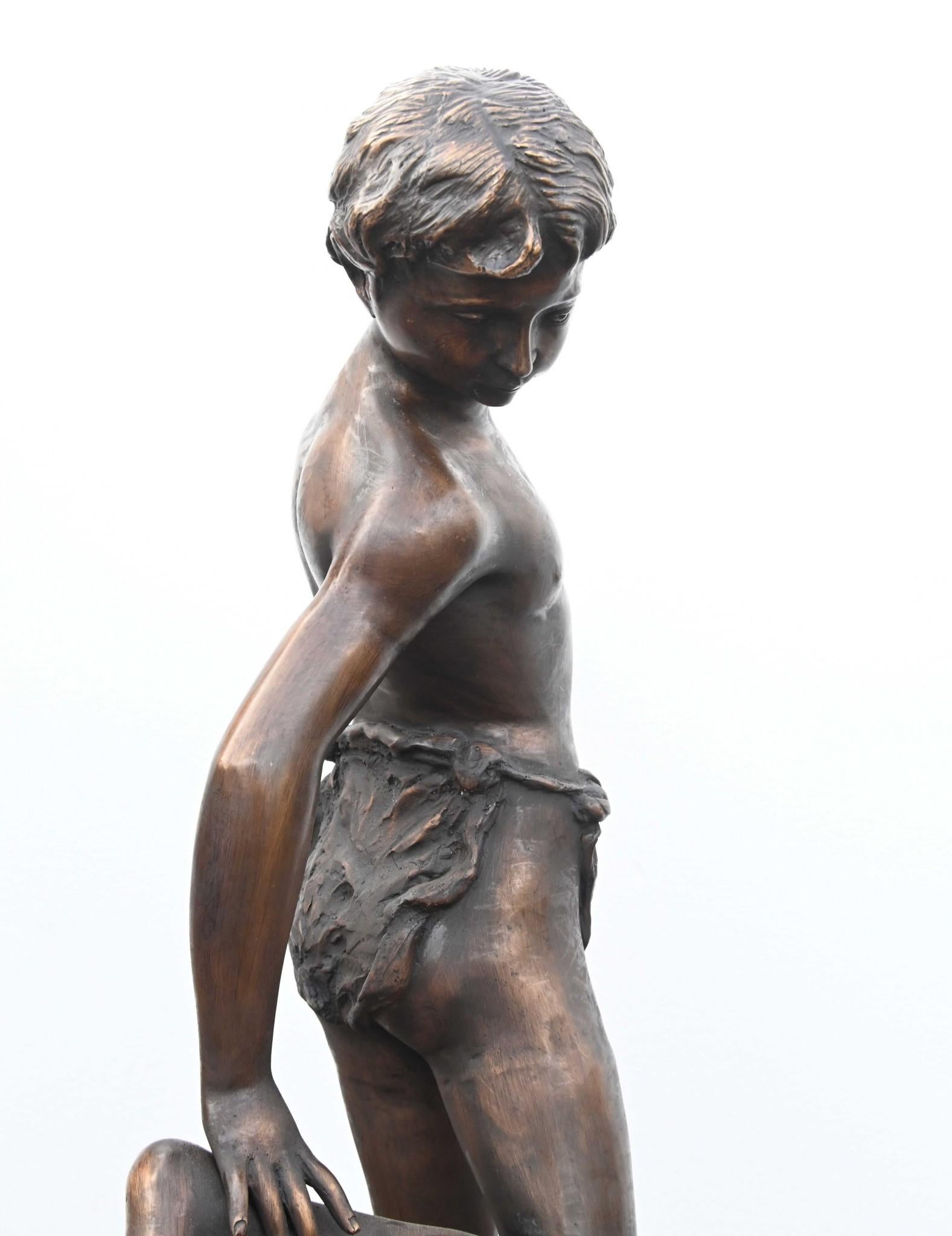 Fin du 20e siècle Classic Bronze Crab Boy Statue Italian Casting Athlete en vente