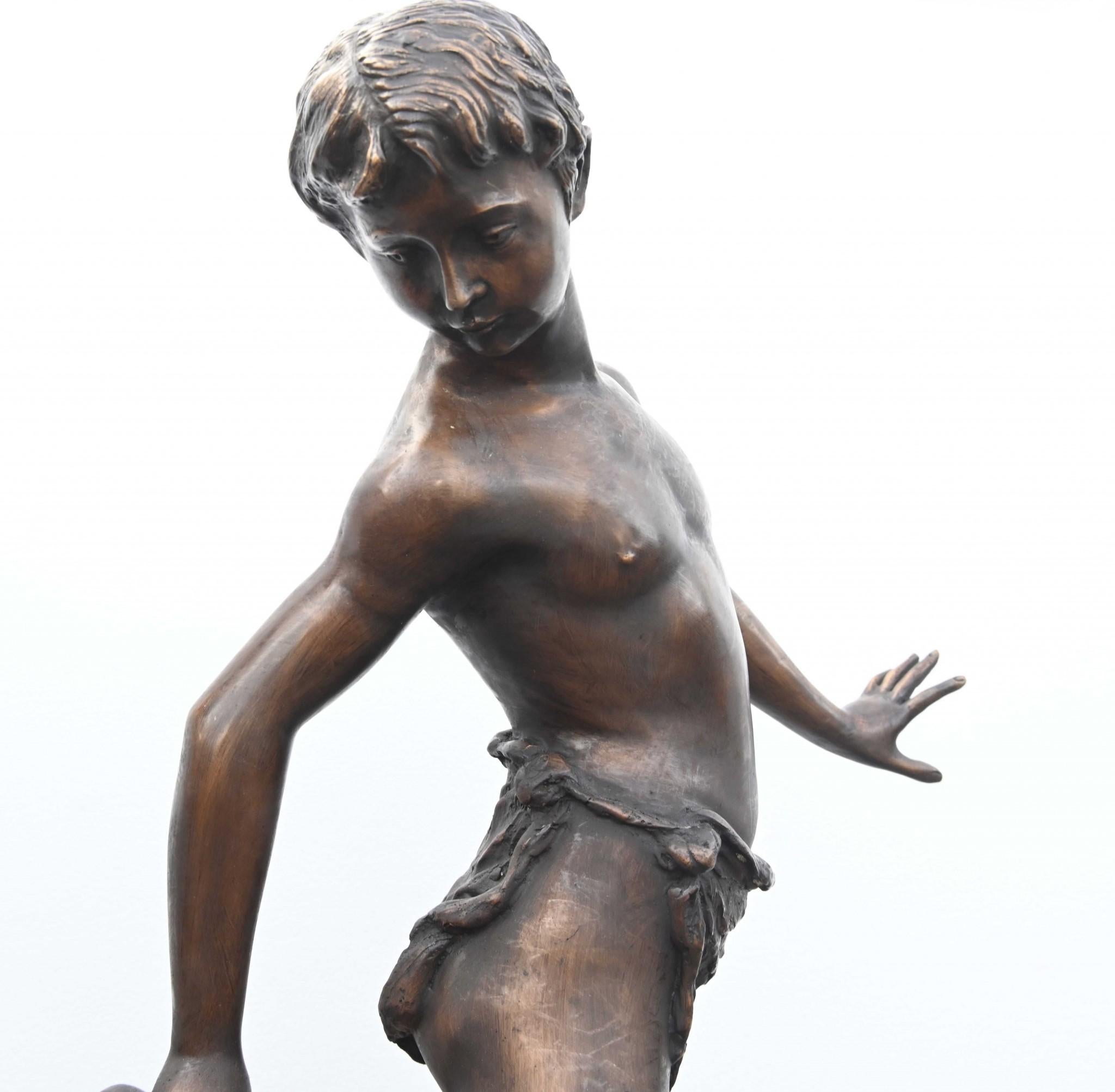 Classic Bronze Crab Boy Statue Italian Casting Athlete en vente 5