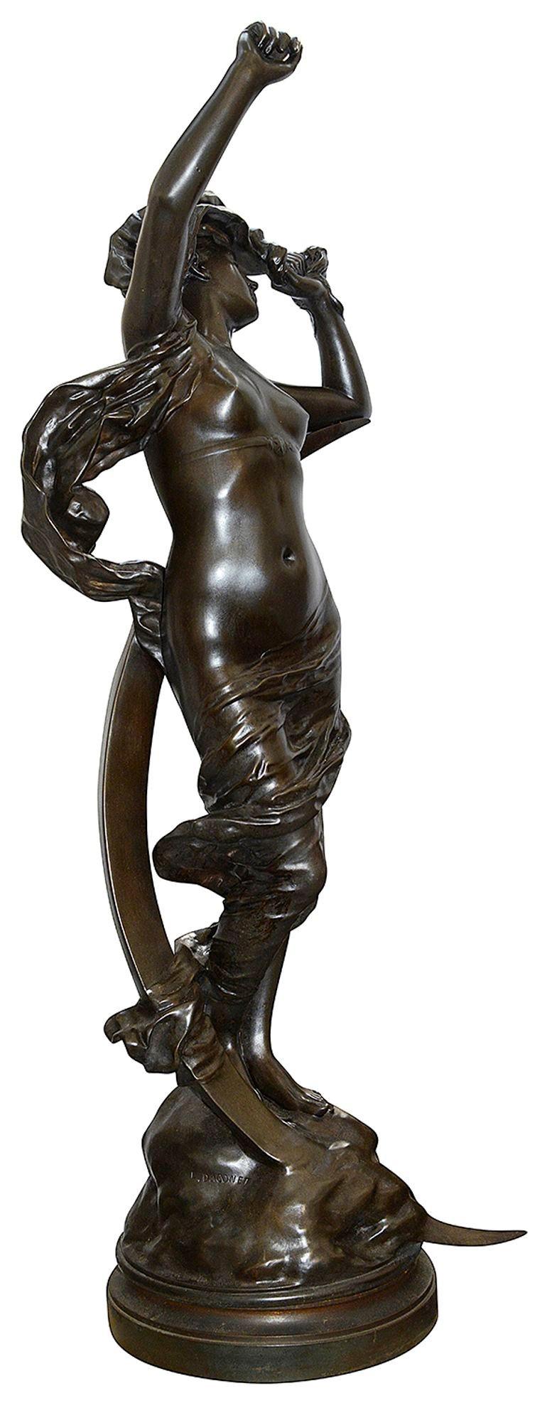 Classical Bronze maiden by Houdebine, Paris. 19th Century In Good Condition For Sale In Brighton, Sussex