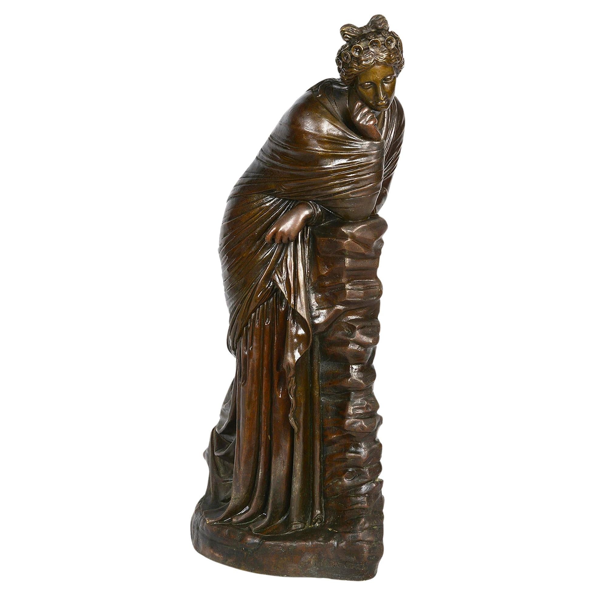 Vierge en bronze classique reposant sur un rocher, 19e siècle