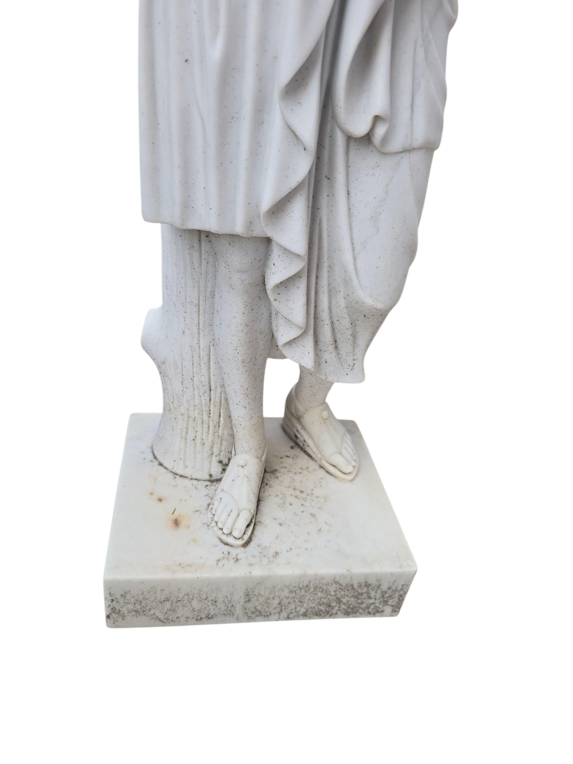 Escultura clásica de mármol de Carrara de Diana, Italia, siglo XX Mármol en venta