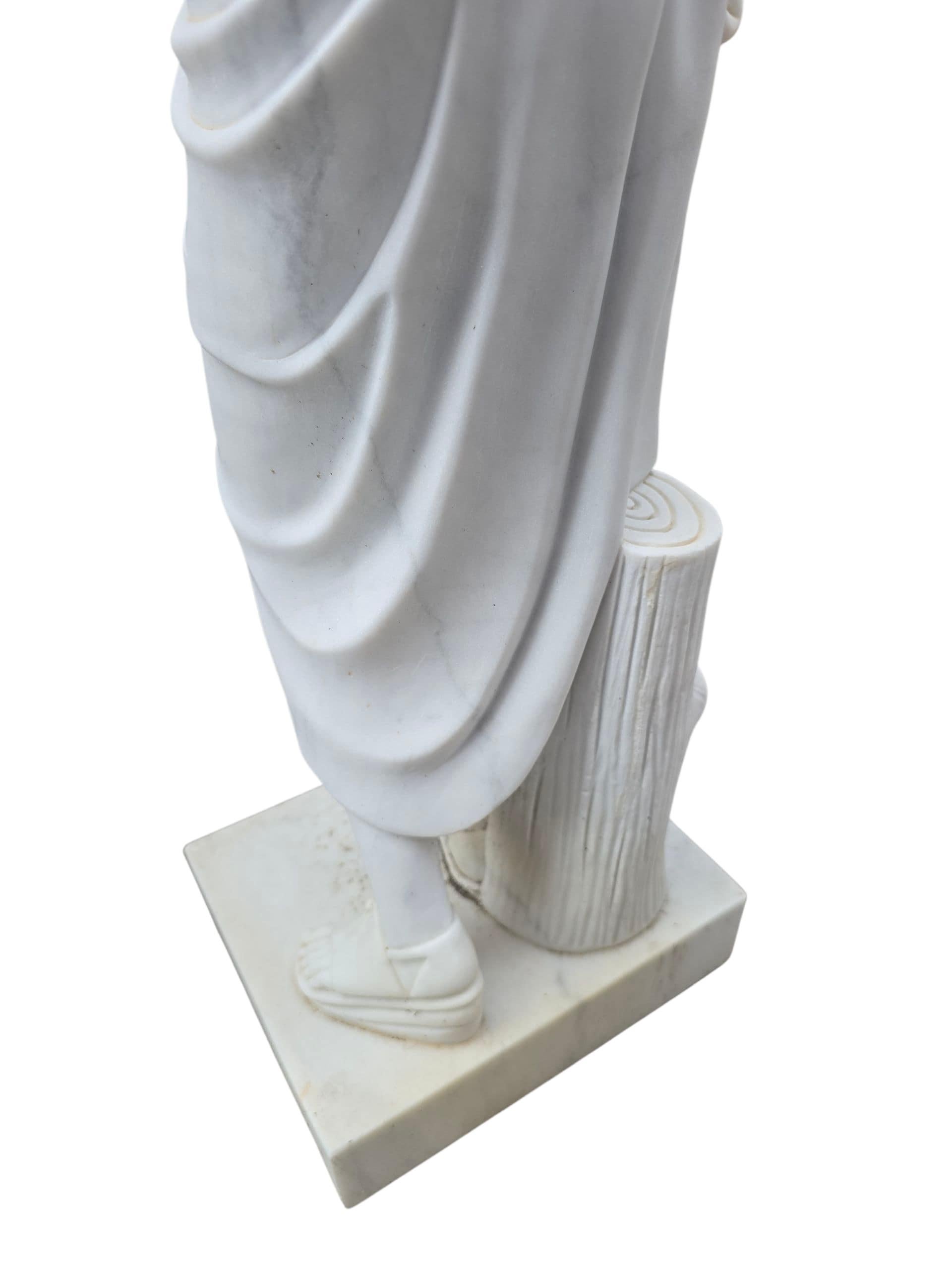 Escultura clásica de mármol de Carrara de Diana, Italia, siglo XX en venta 1