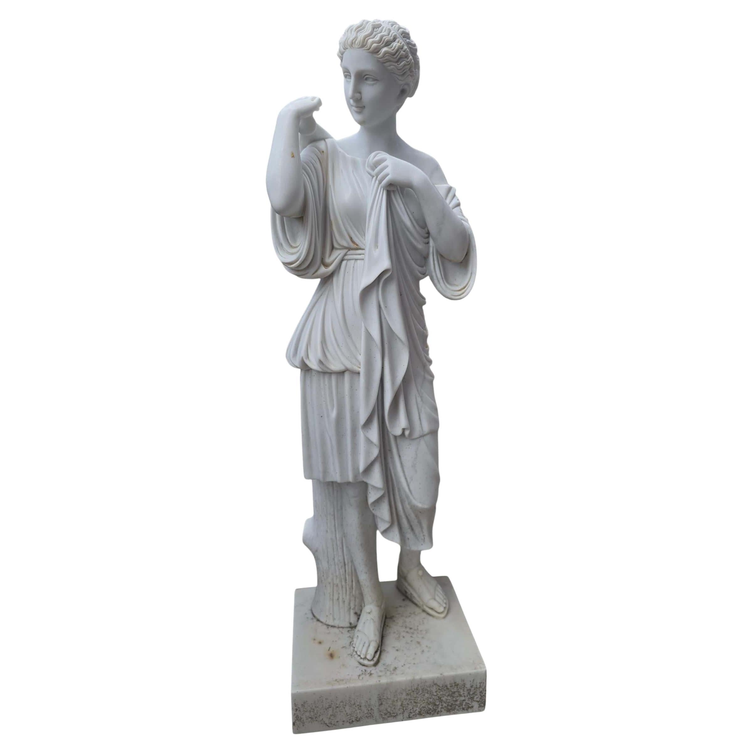 Escultura clásica de mármol de Carrara de Diana, Italia, siglo XX