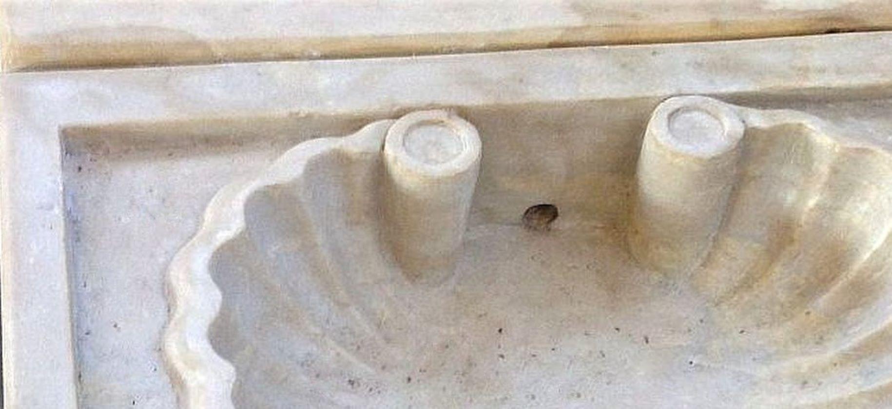 Italian Classical Carrara Marble Shell Sink