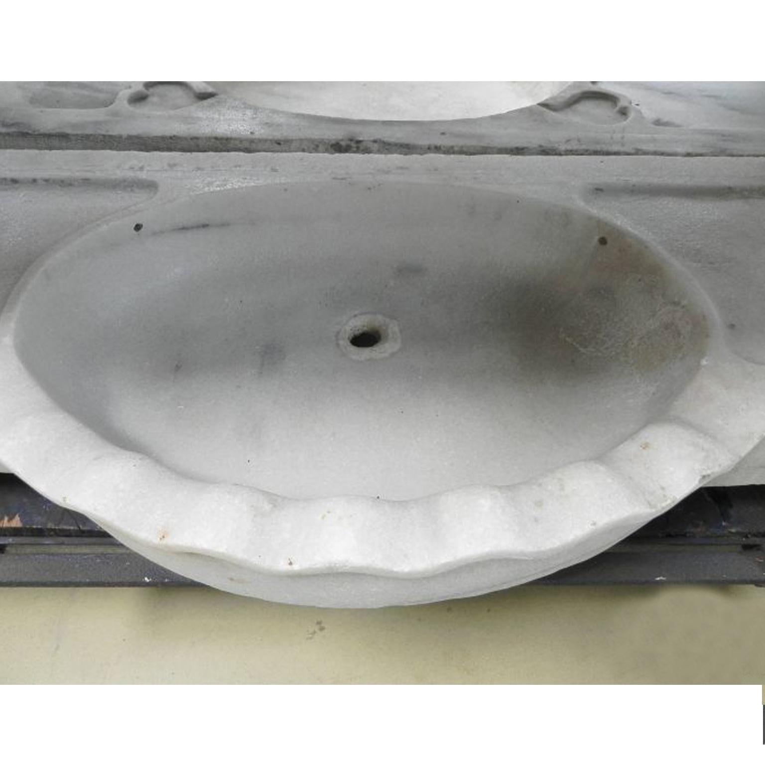 This timeless Italian classical sink is cut from one single block of white marble, these designs have not changed since Greek and Roman times, it carries superb artistic merit easily fitting in with old and new buildings.
This is now a period style
