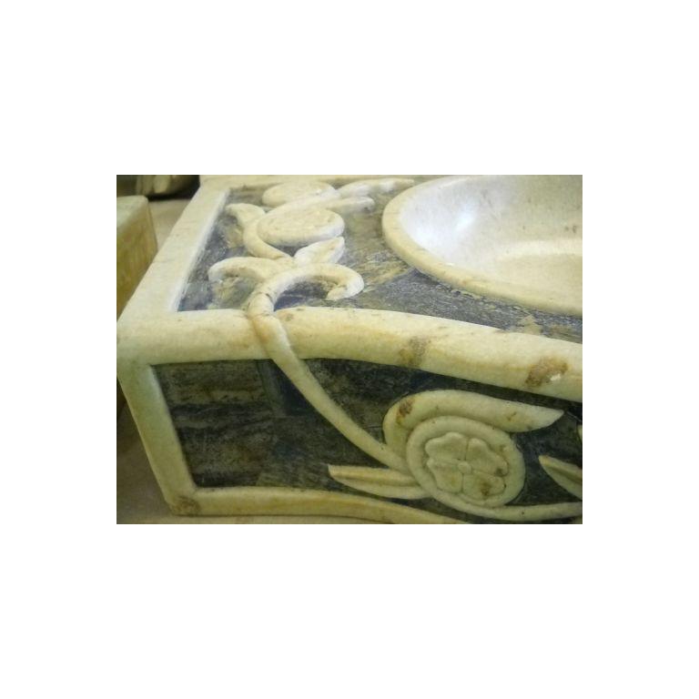italien Cuvette d'évier en pierre de marbre sculptée classique en vente