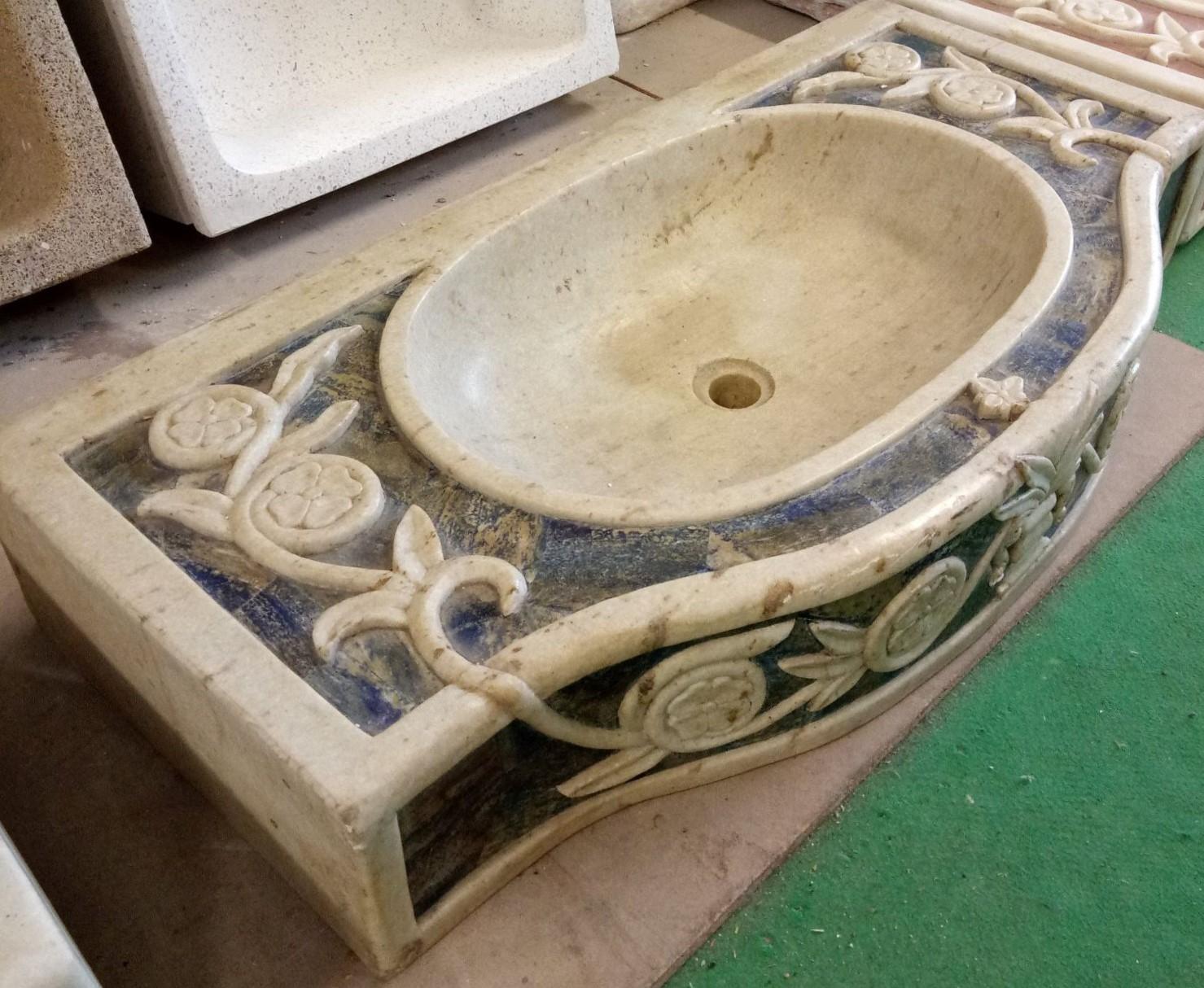 Classical Carved Marble Stone Sink Basin In Good Condition In Cranbrook, Kent