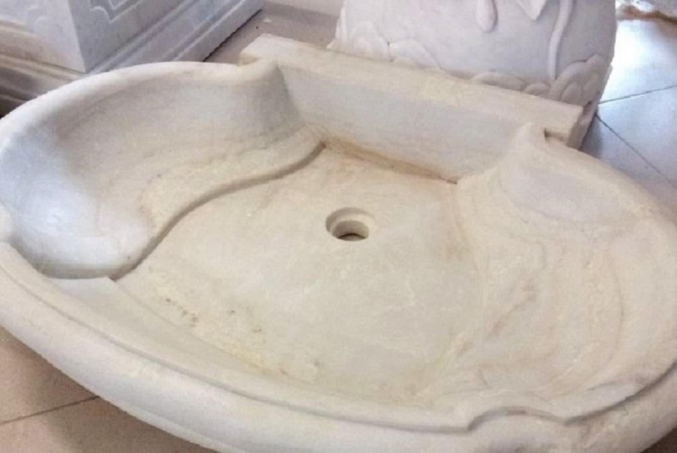 Classical Carved Marble Stone Sink Basin In Good Condition In Cranbrook, Kent
