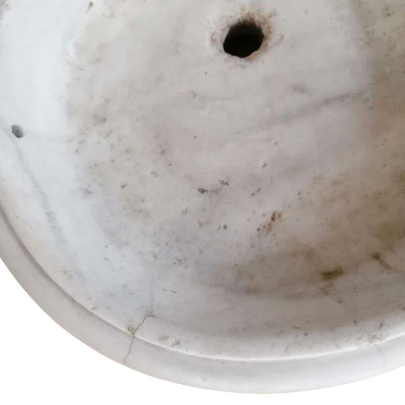 Classical Carved Marble Stone Sink Basin In Good Condition For Sale In Cranbrook, Kent