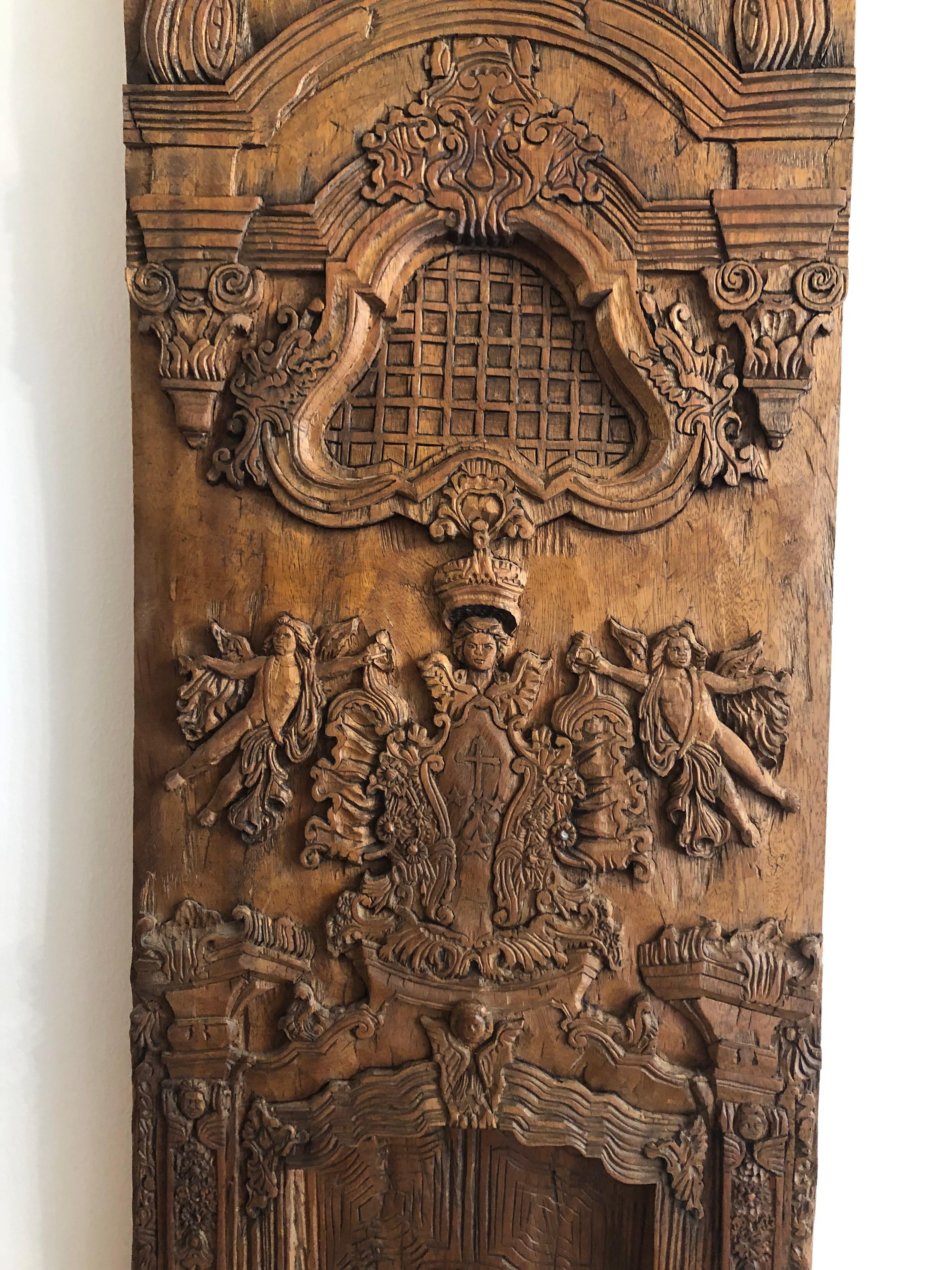 Classical carved Oak Wall Panel, Bas-relief, facade of a church In Good Condition In Toronto, CA