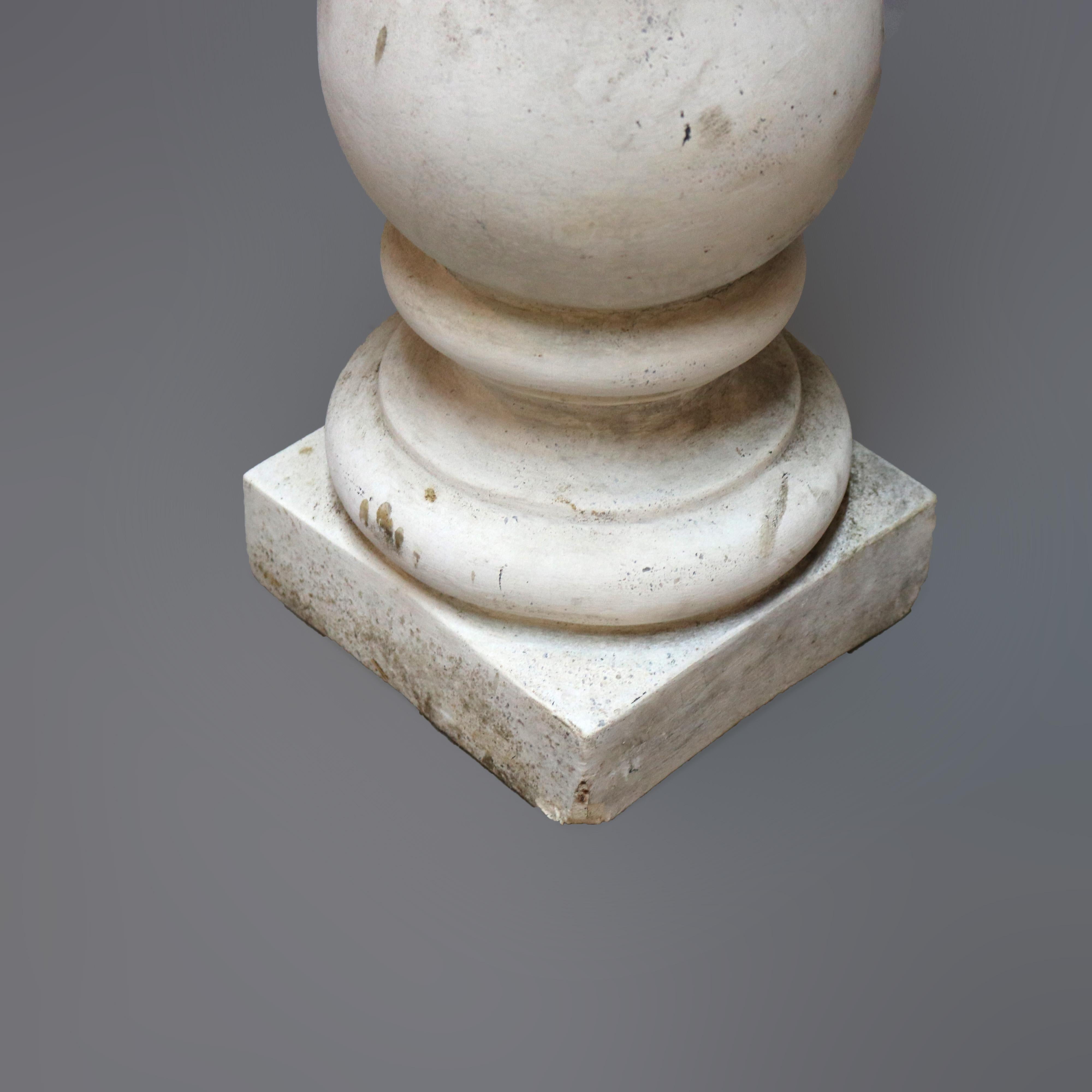 Sculpture classique de balustrade en pierre dure moulée ou piédestal de présentation de plantes 20ème siècle en vente 8