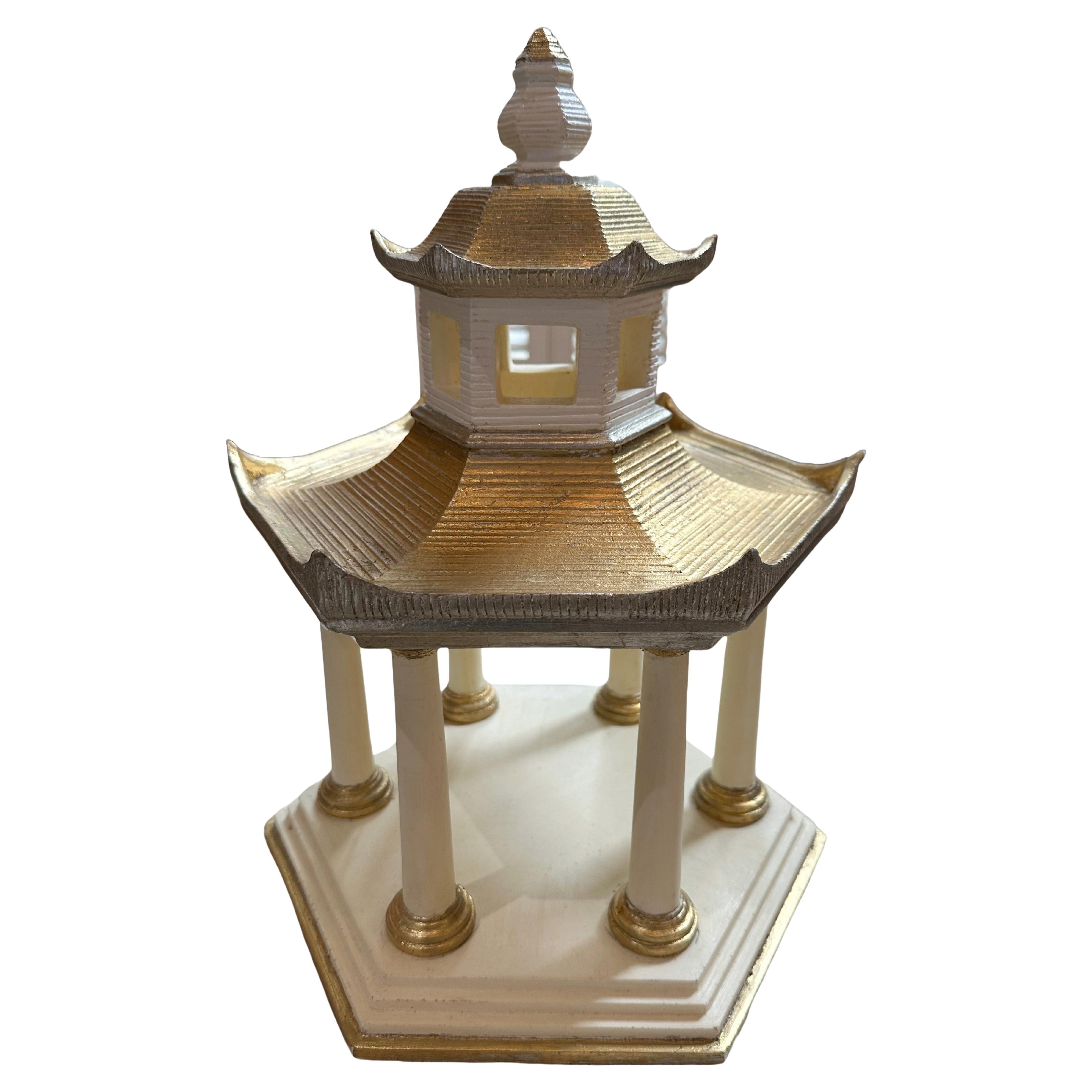 Modèle de pavillon de jardin de style chinois classique avec dôme doré