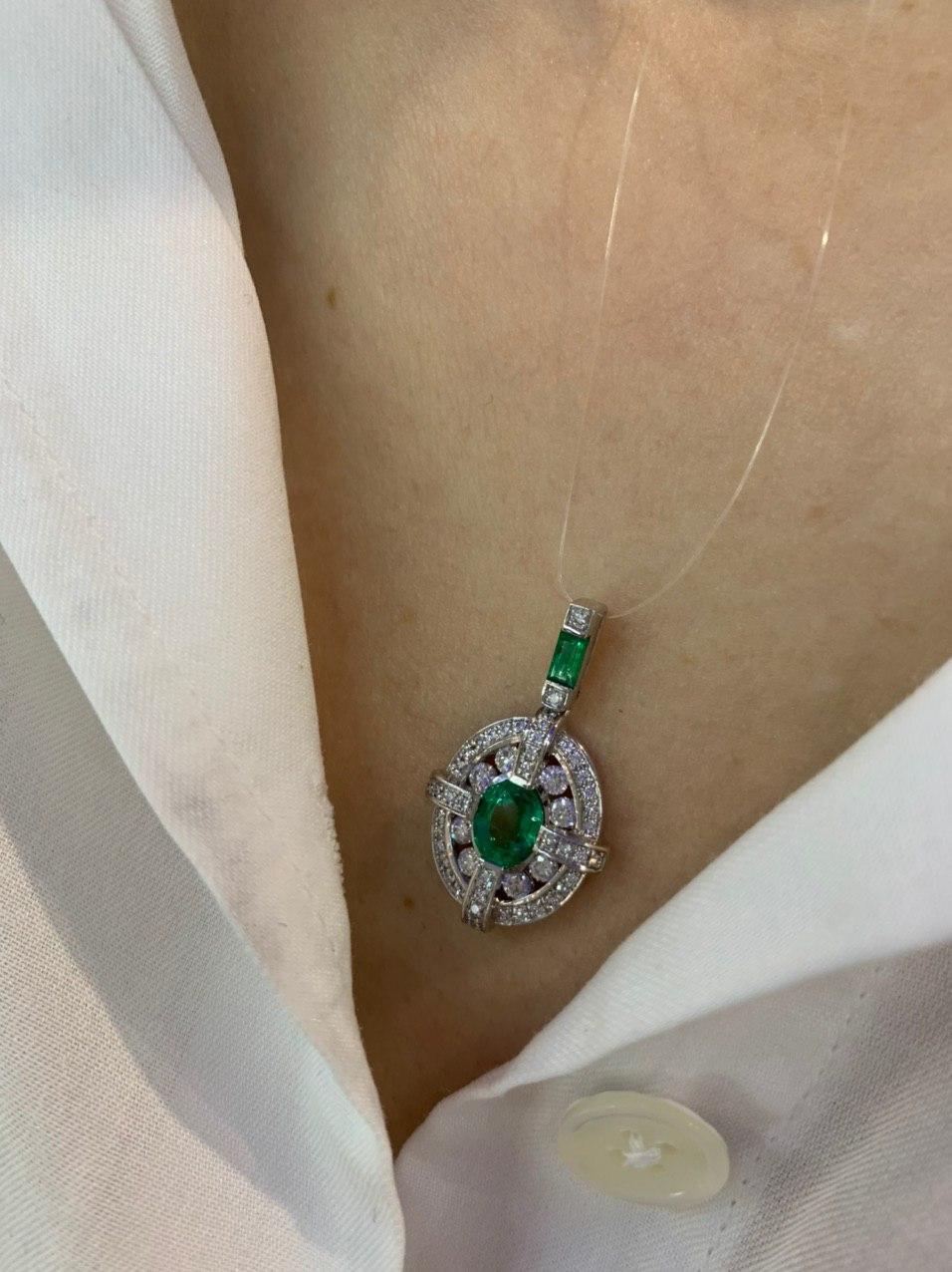 Classical Combination Emerald White Diamond White Gold Pendant In New Condition For Sale In Montreux, CH