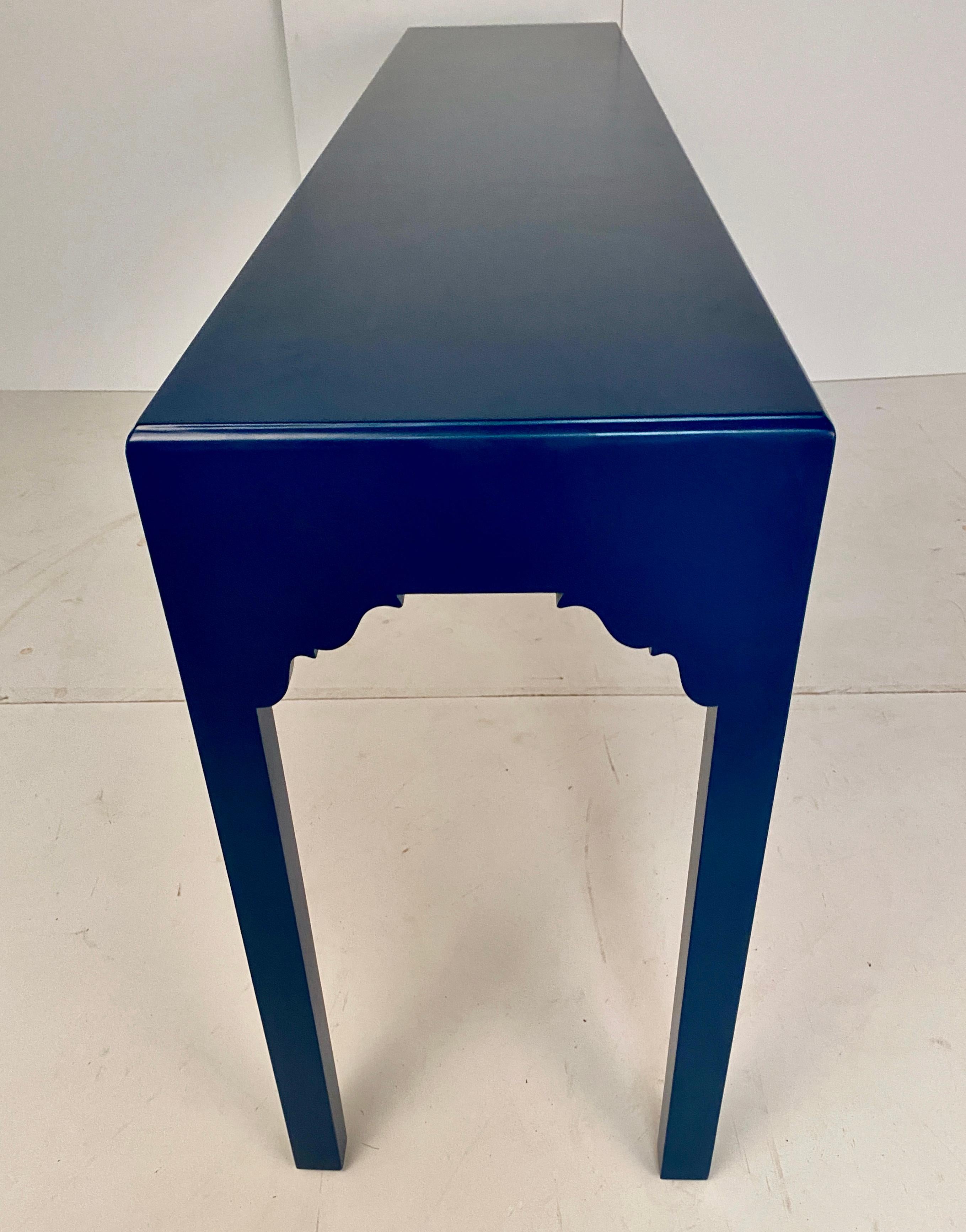 Wood Classical Console Table in Blue Lacquer