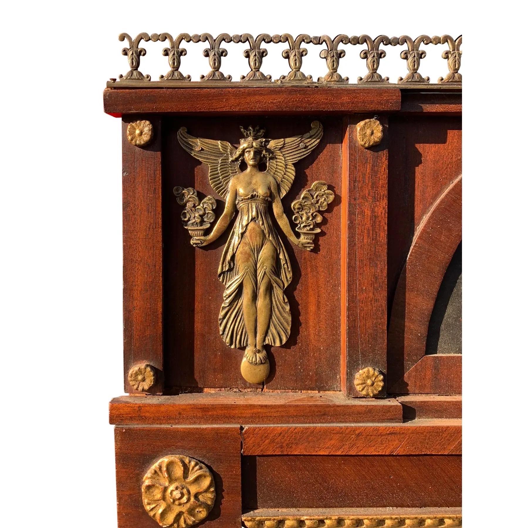 Espejo de salón clásico continental, circa 1810 Imperio en venta